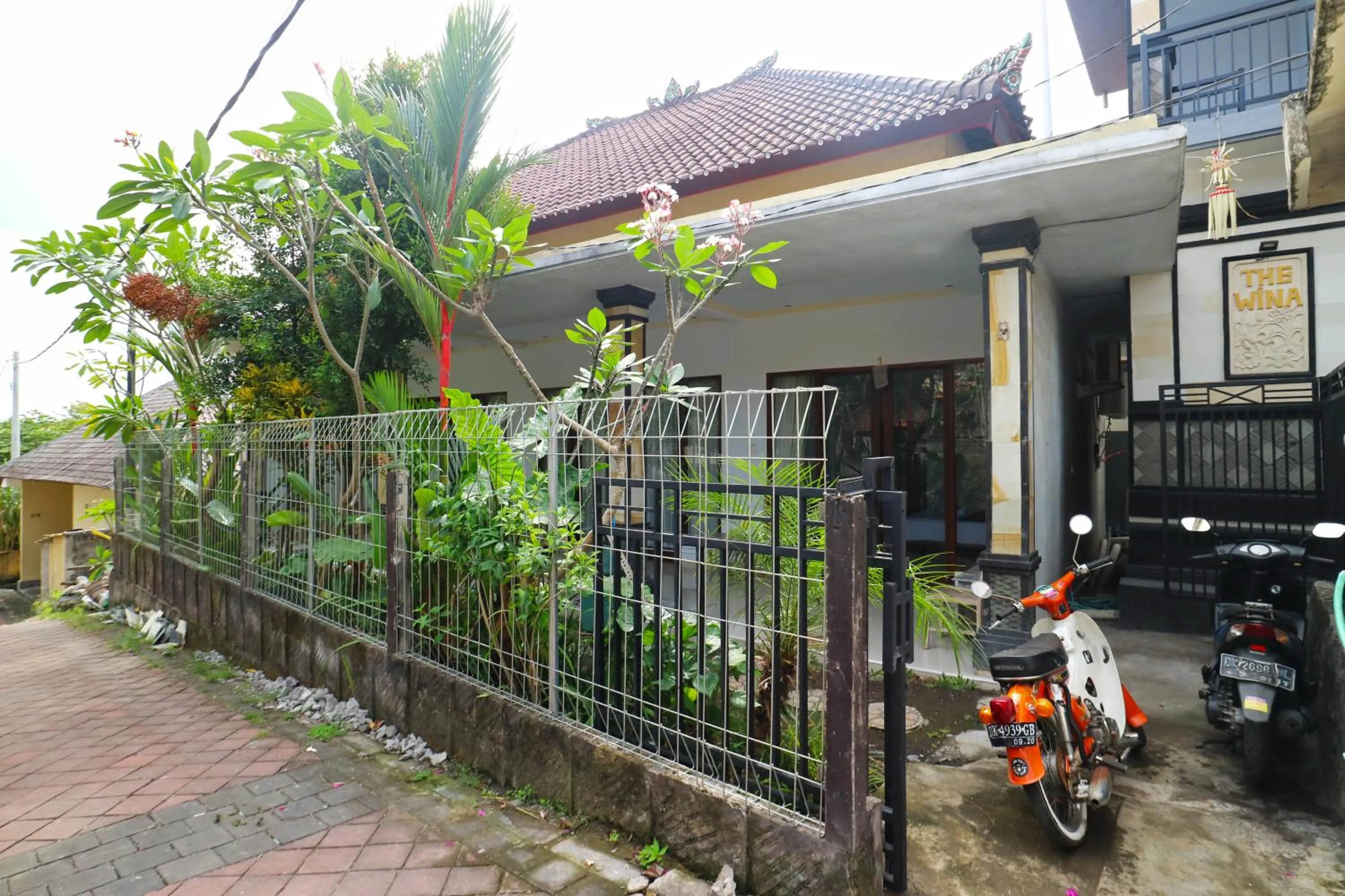 Property building in The Wina Echo Beach Guest House