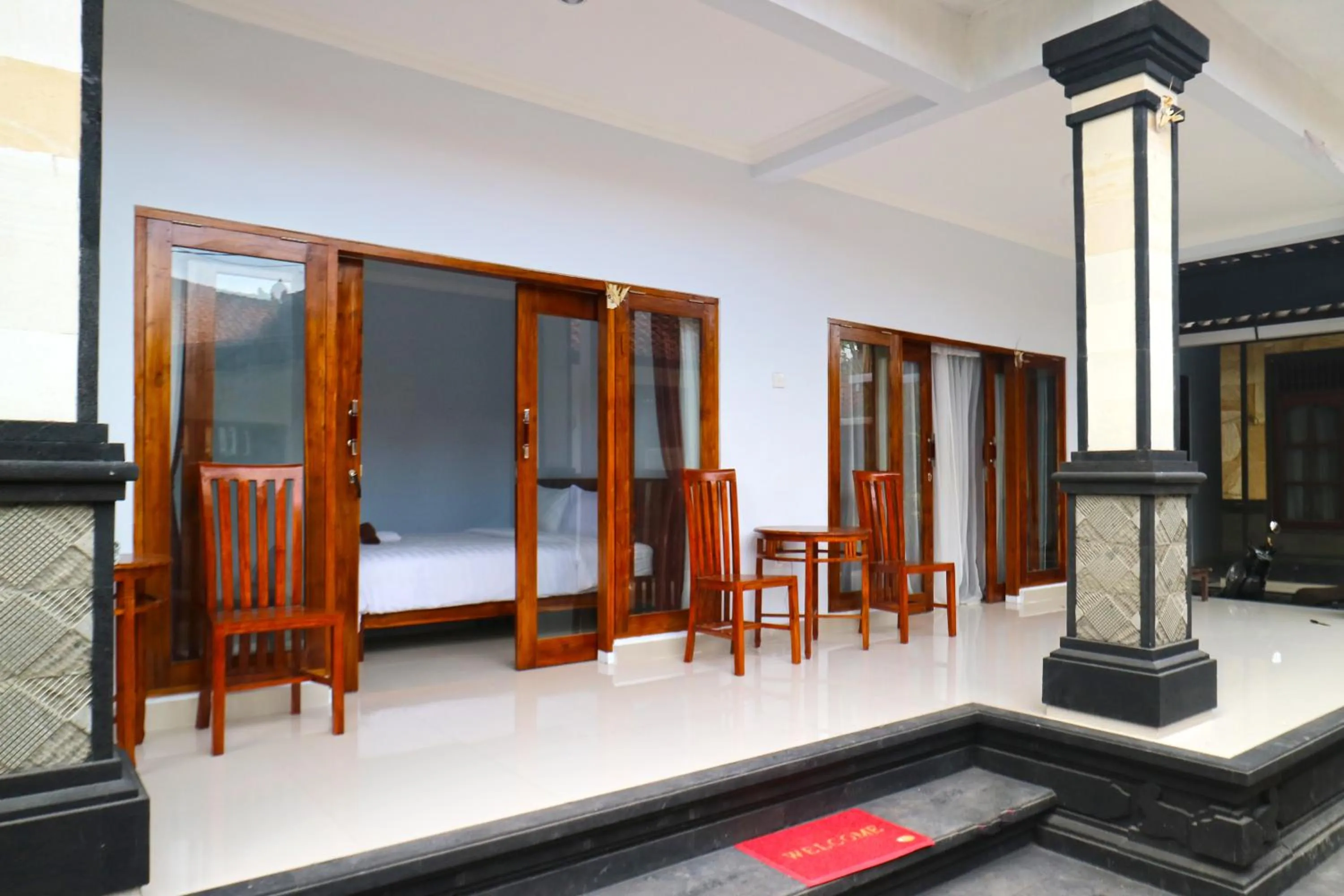 Balcony/Terrace in The Wina Echo Beach Guest House