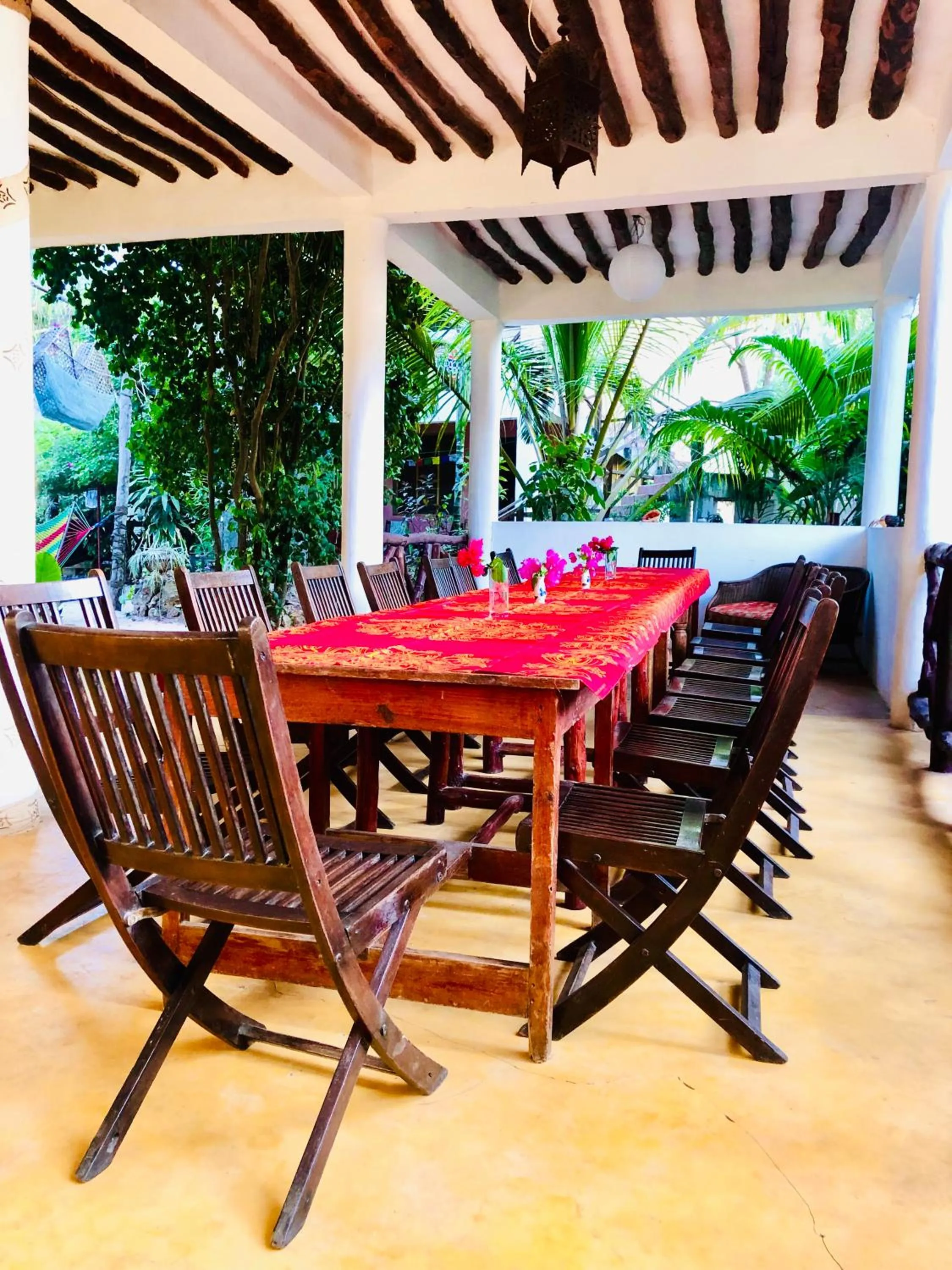Dining area in Casa Umoja