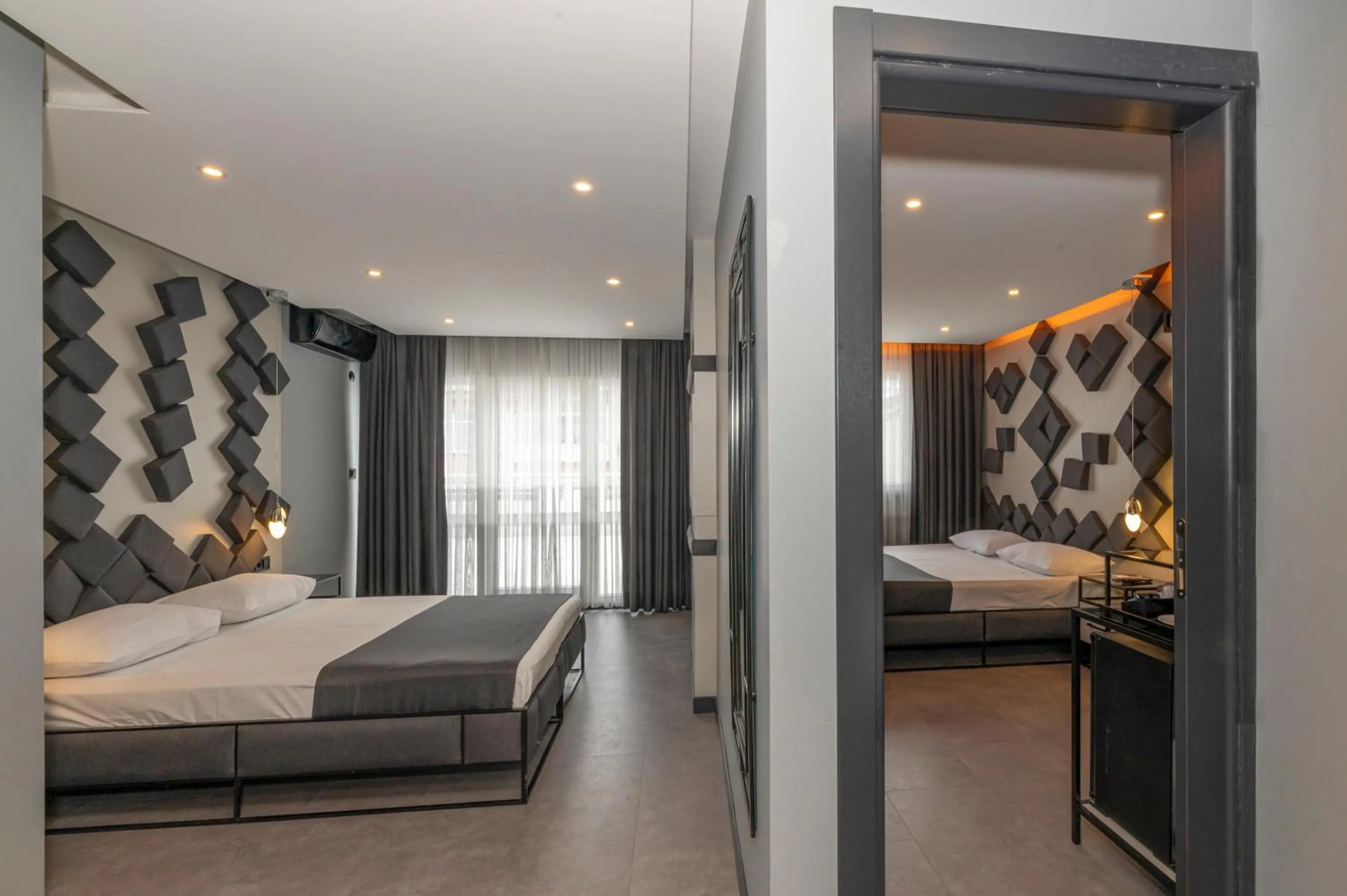 Living room, Bed in White Palace Hotel