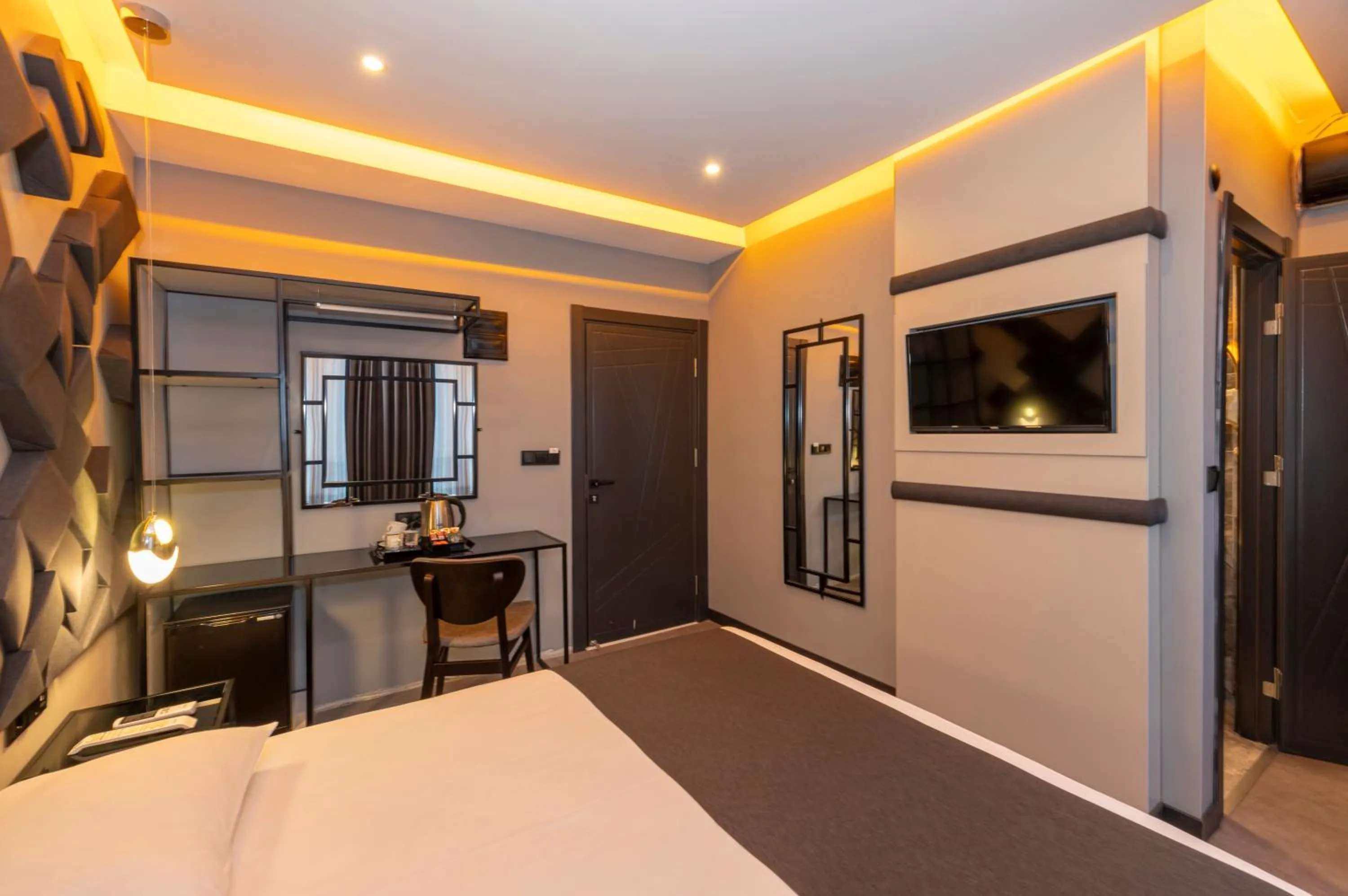 Massage, Bed in White Palace Hotel