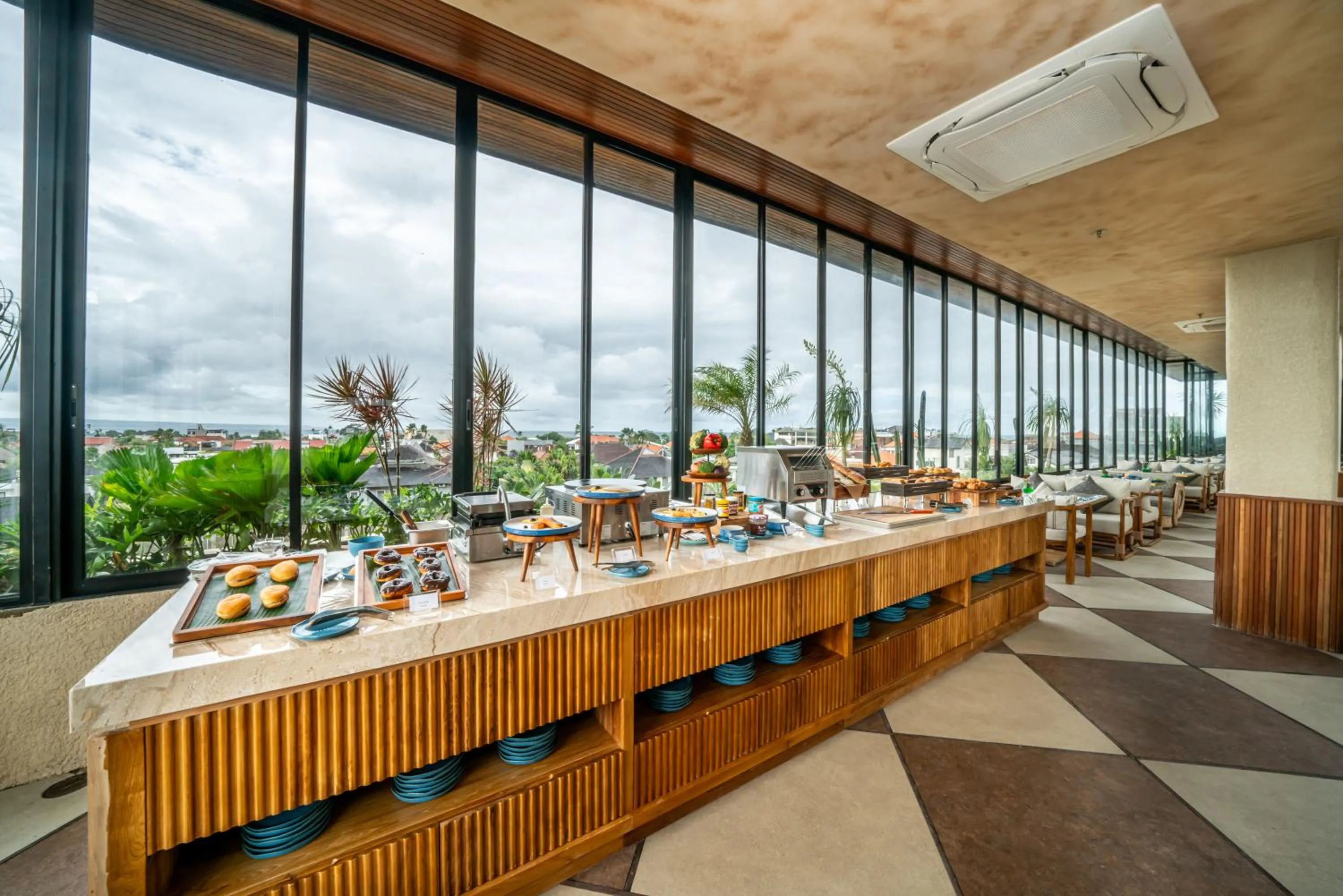 Restaurant/places to eat in TUI BLUE Berawa Hotel and Villas