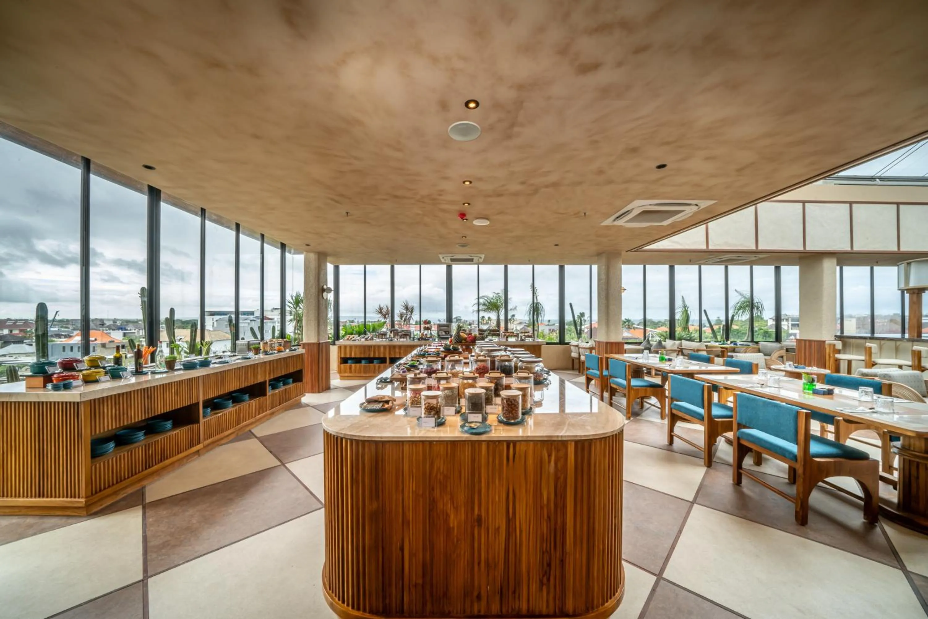 Restaurant/places to eat in TUI BLUE Berawa Hotel and Villas