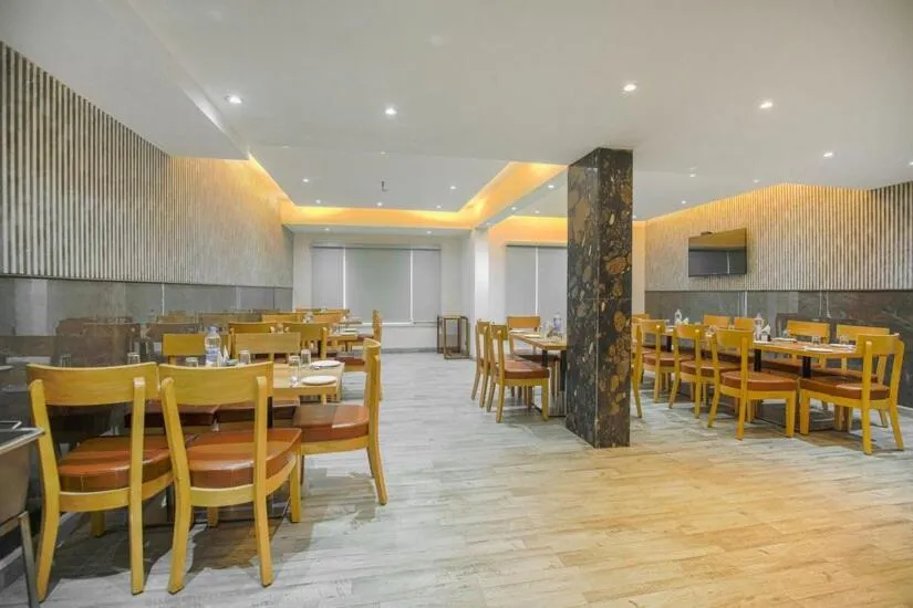 Restaurant/places to eat in Aangan Premium Simla