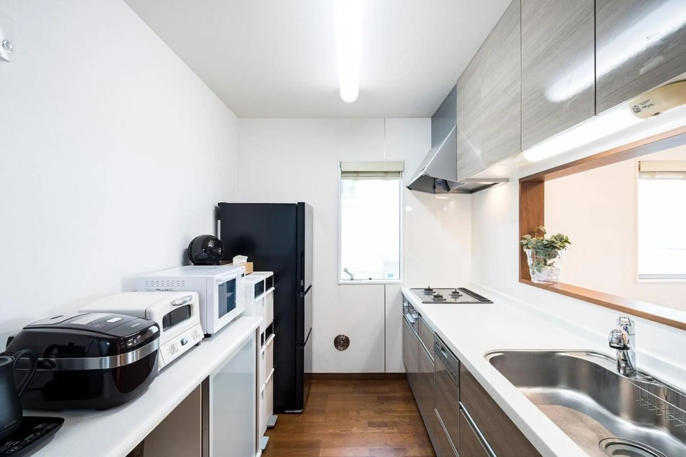 kitchen in Oceanfront Villa Hale Kahakai プライベートサウナ