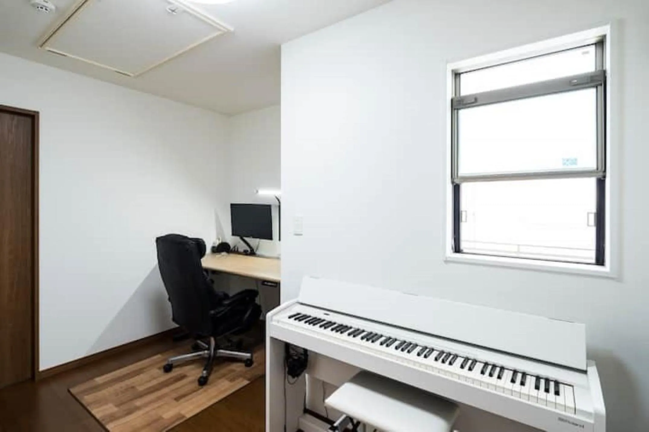 Meeting/conference room in Oceanfront Villa Hale Kahakai プライベートサウナ