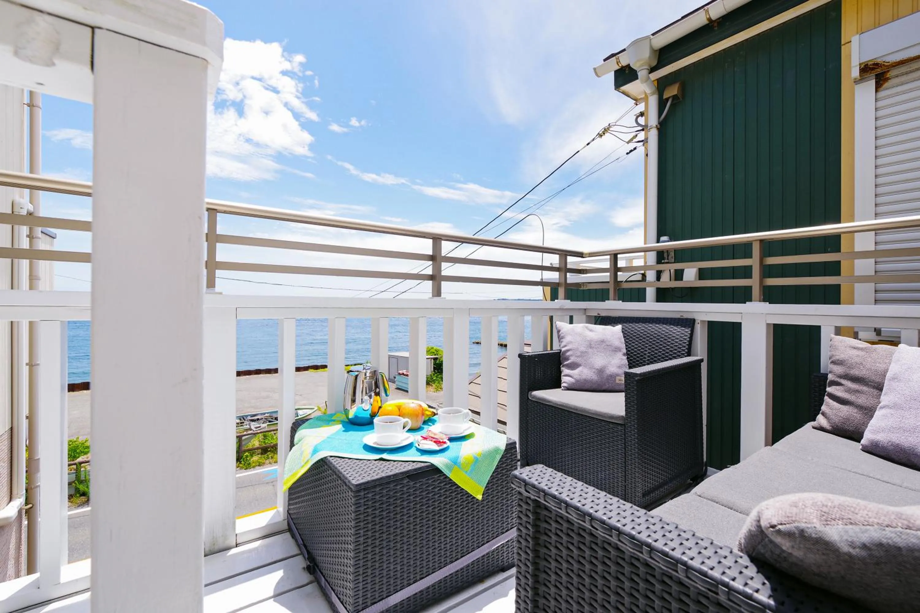 Balcony/Terrace in Oceanfront Villa Hale Kahakai プライベートサウナ