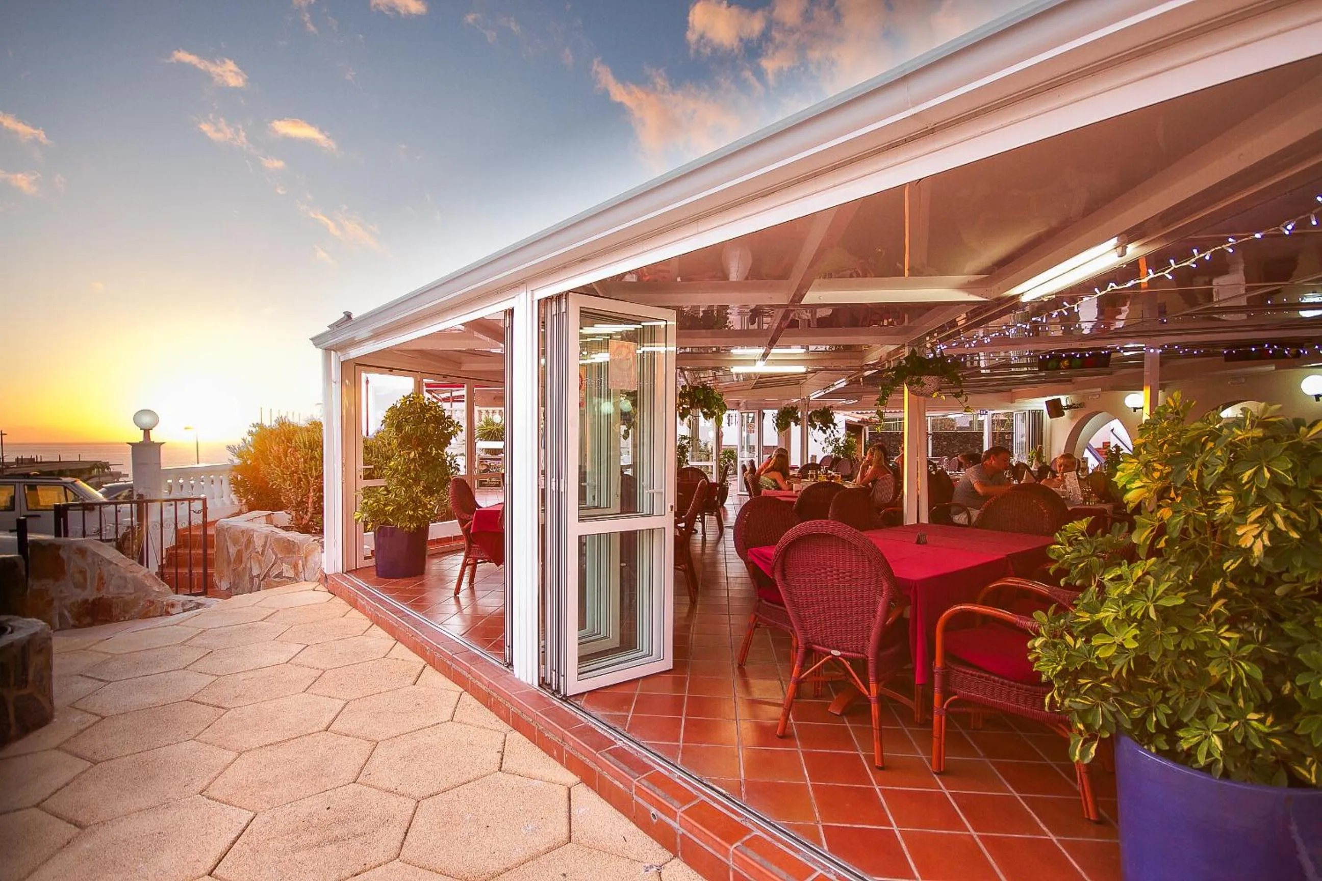 Restaurant/places to eat in Ona el Marqués