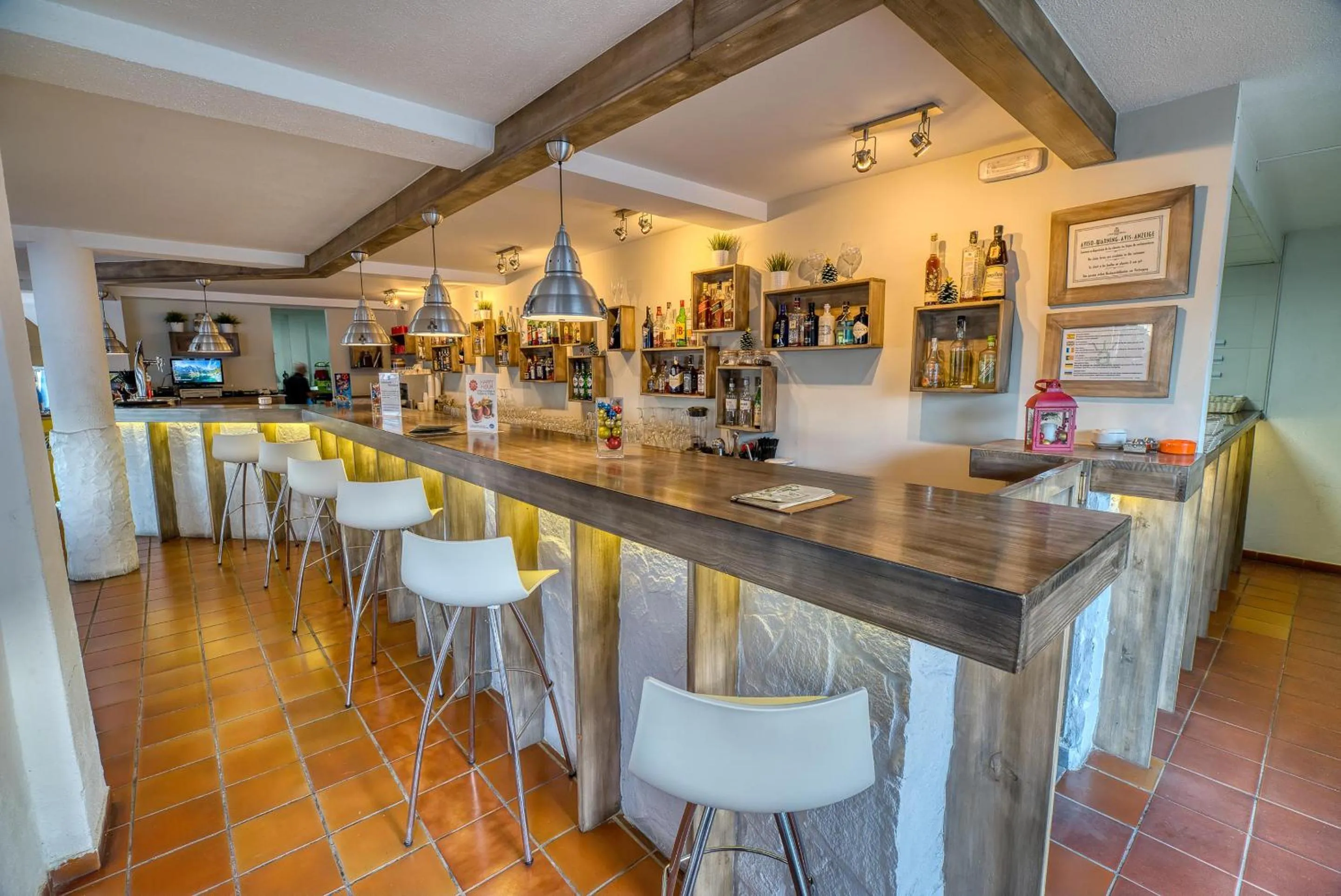 Restaurant/places to eat in Ona el Marqués