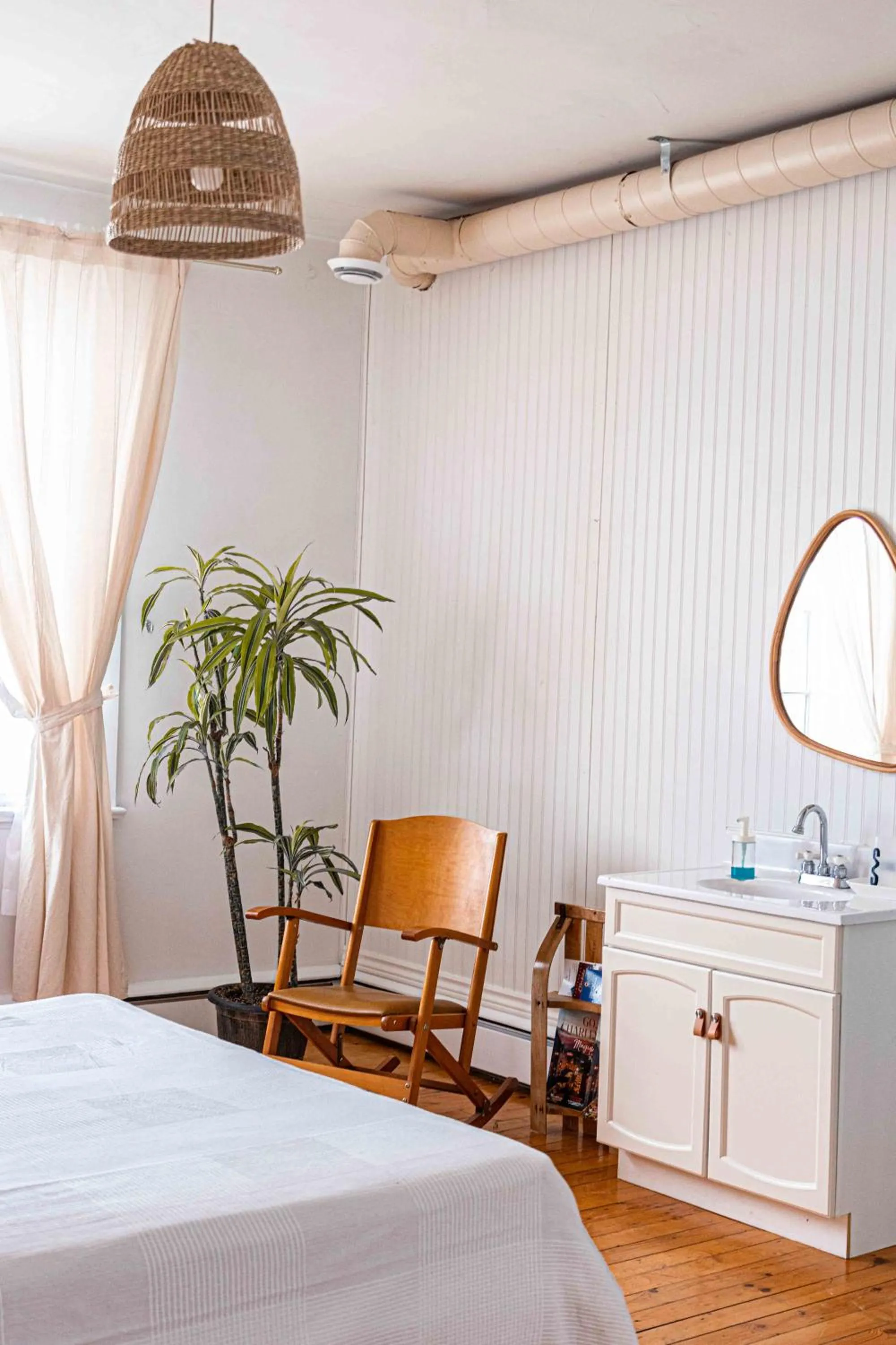 Bedroom, Bed in La Secousse