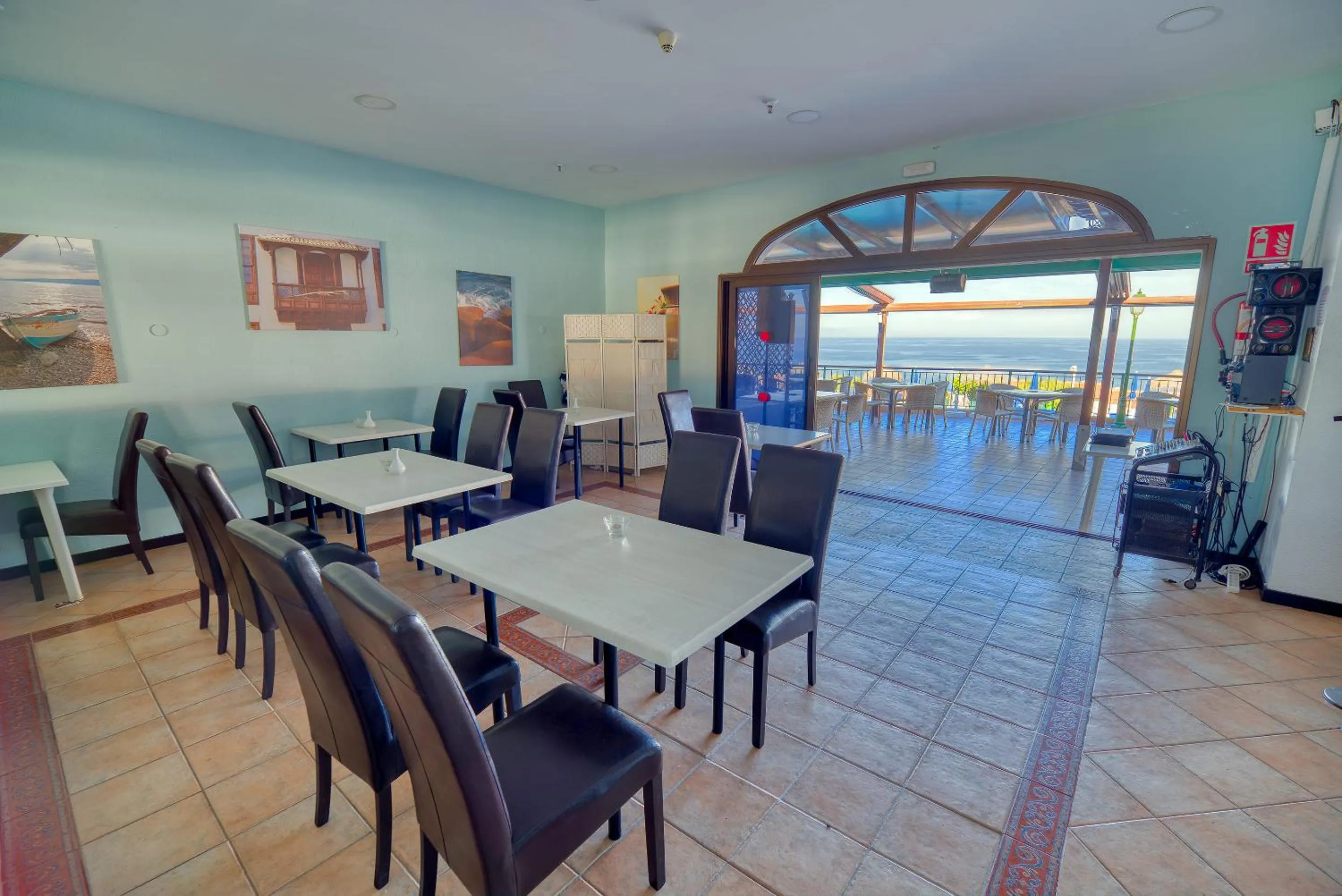 Restaurant/places to eat in Ona Las Rosas