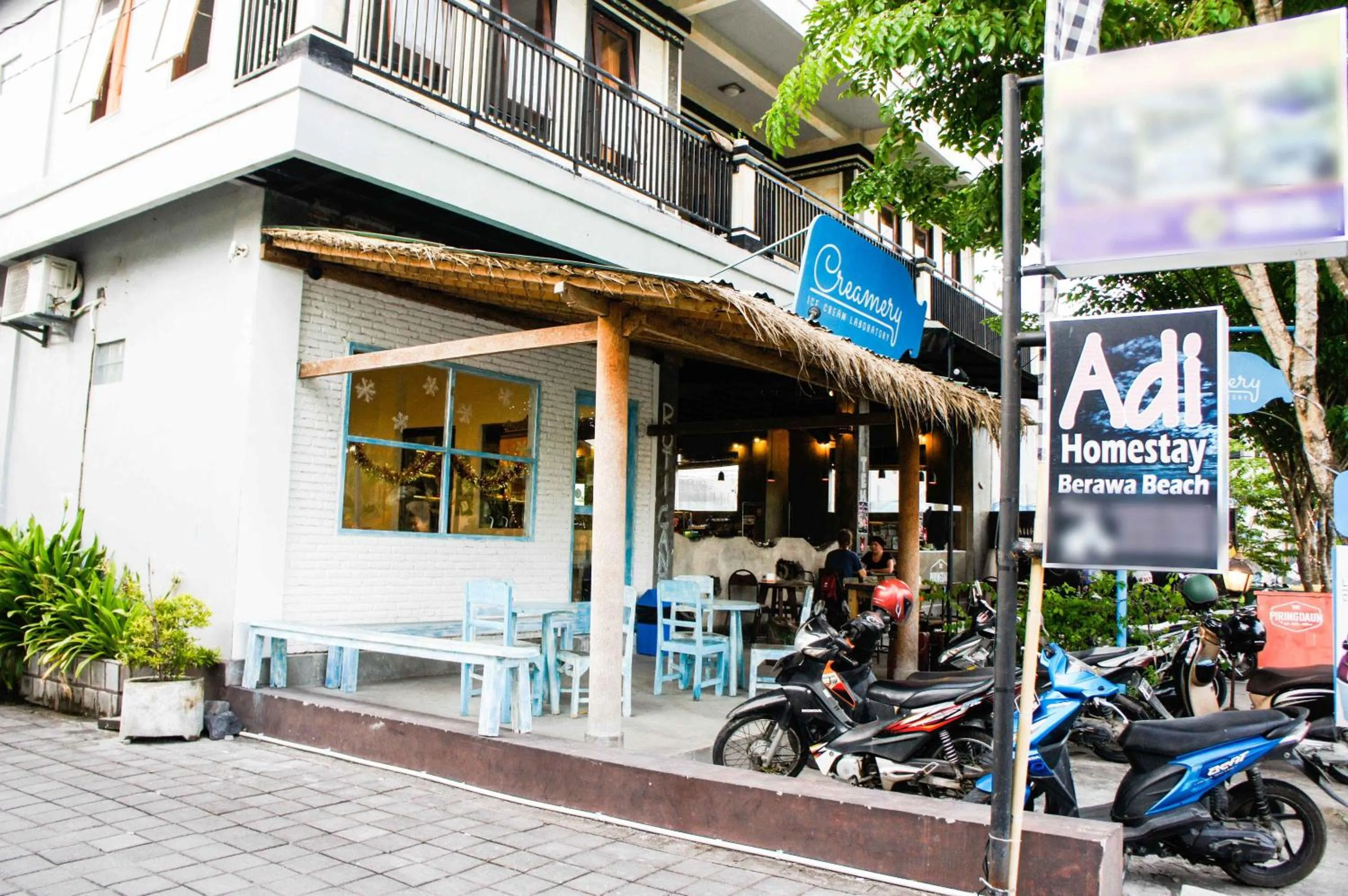 Facade/entrance in Adi Homestay