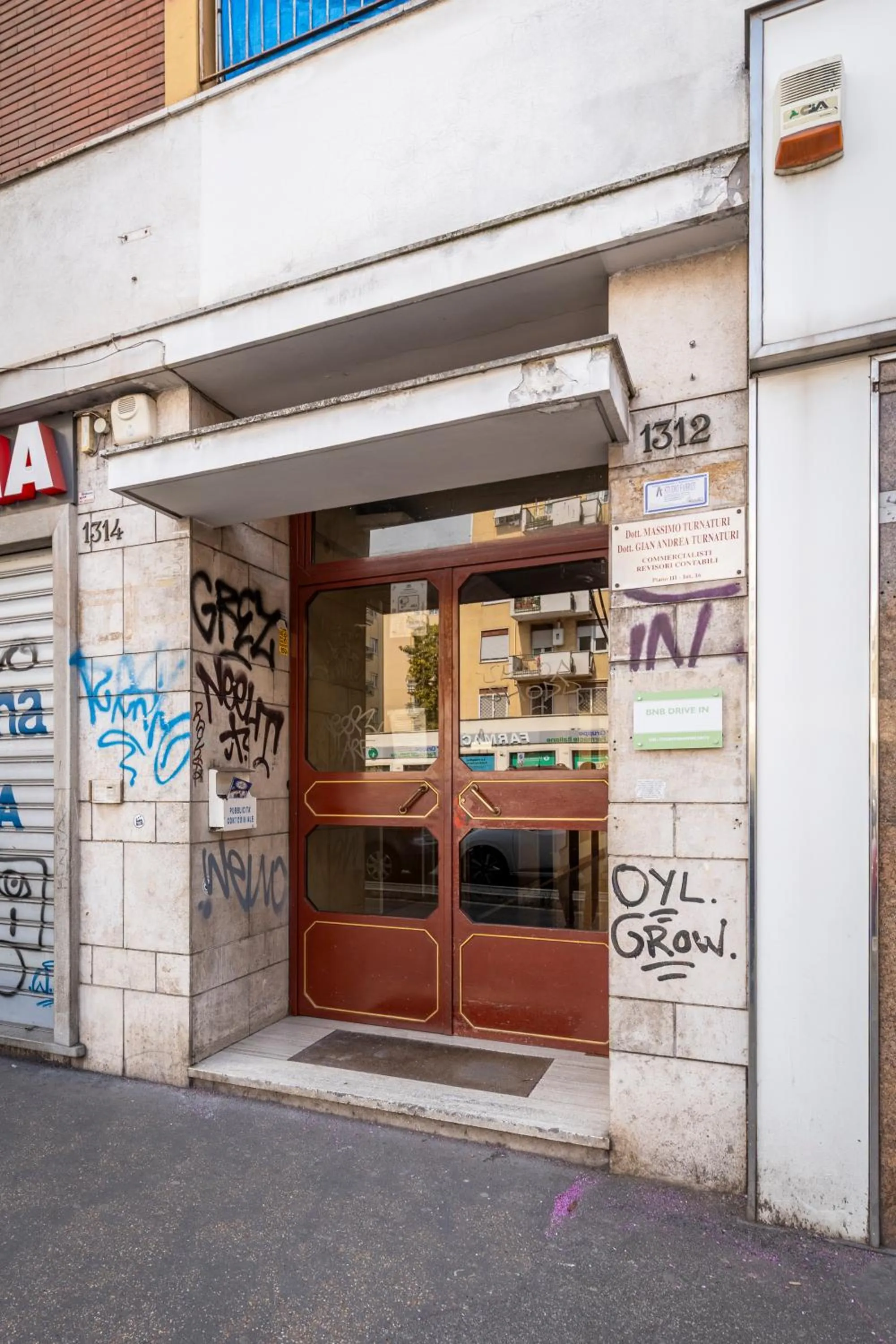 Property building in Bnb Drive In