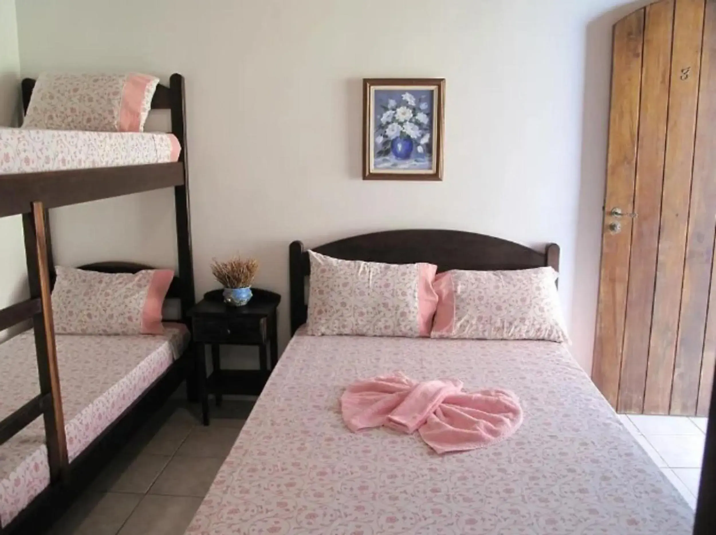 Triple Room in Pousada Atelier Aly da Costa Triple Room in Pousada Atelier Aly da Costa