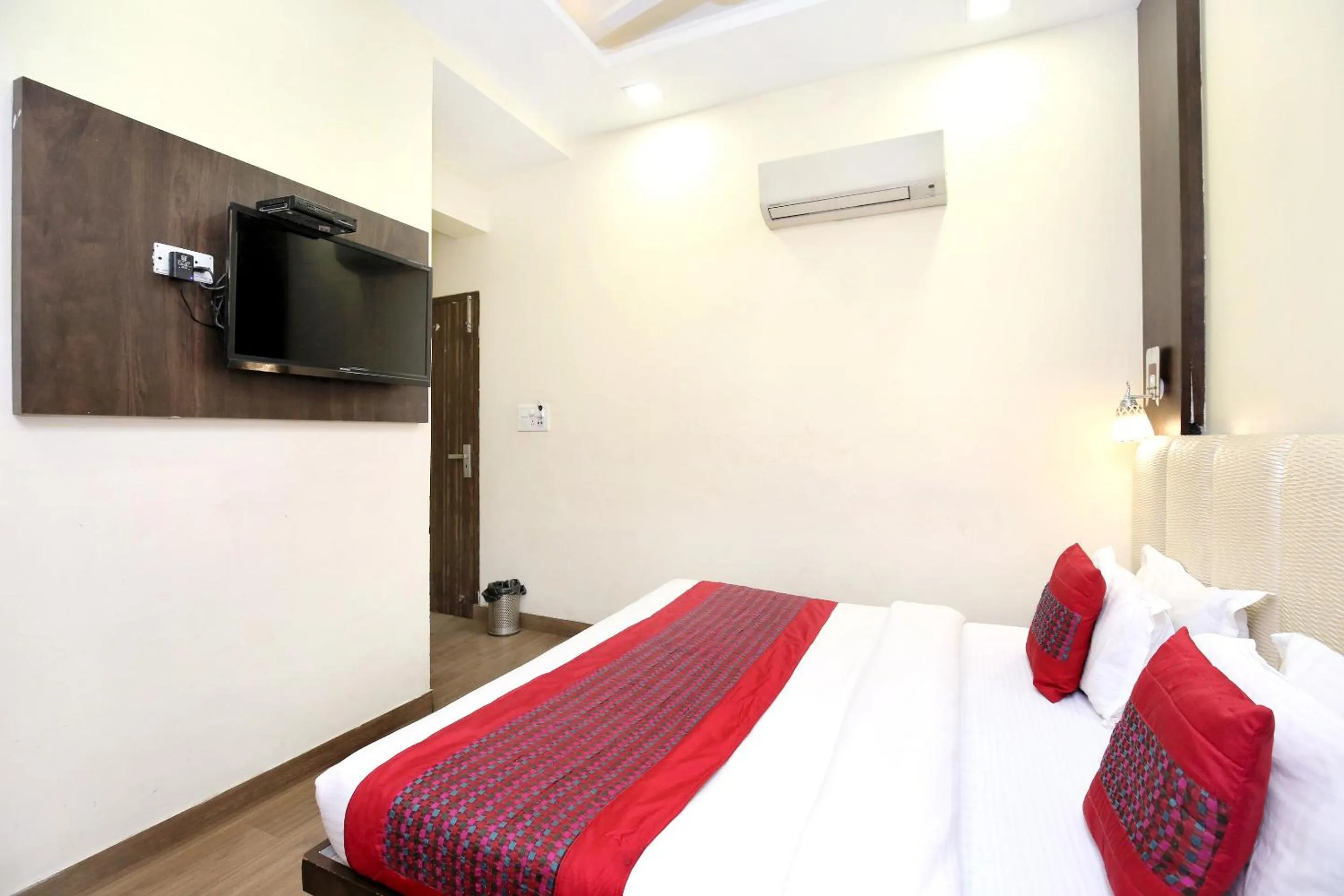 Bedroom, Bed in Hotel O Grand Park