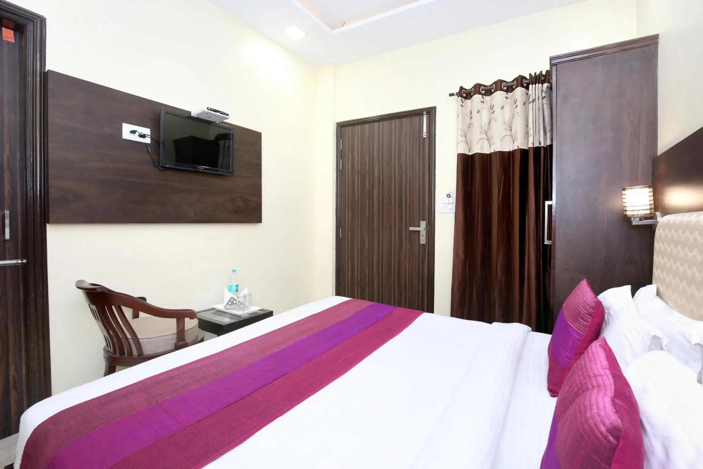 Bedroom, Bed in Hotel O Grand Park