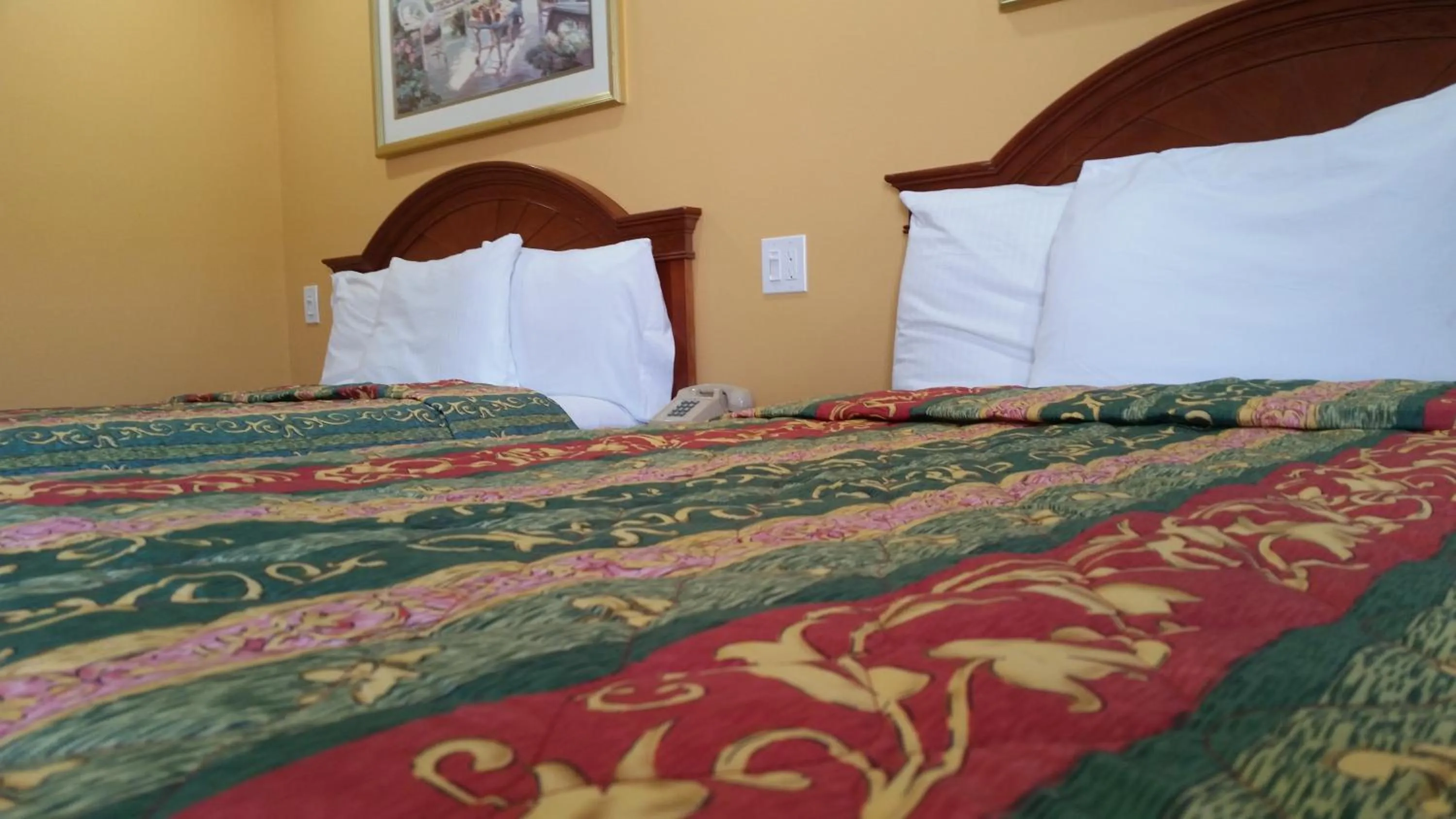 Decorative detail, Bed in Kona Inn Motel Anaheim