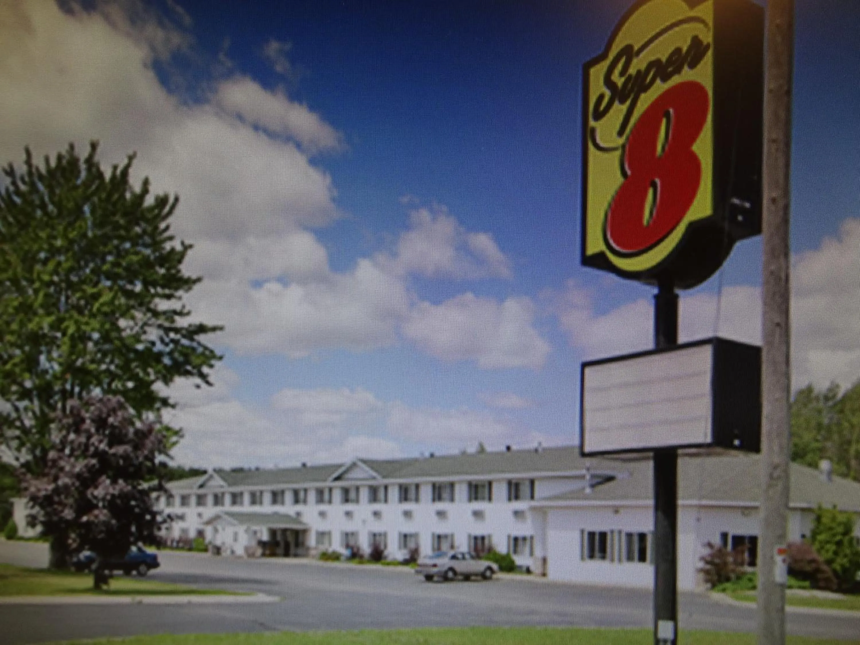 Facade/entrance in Super 8 by Wyndham Escanaba