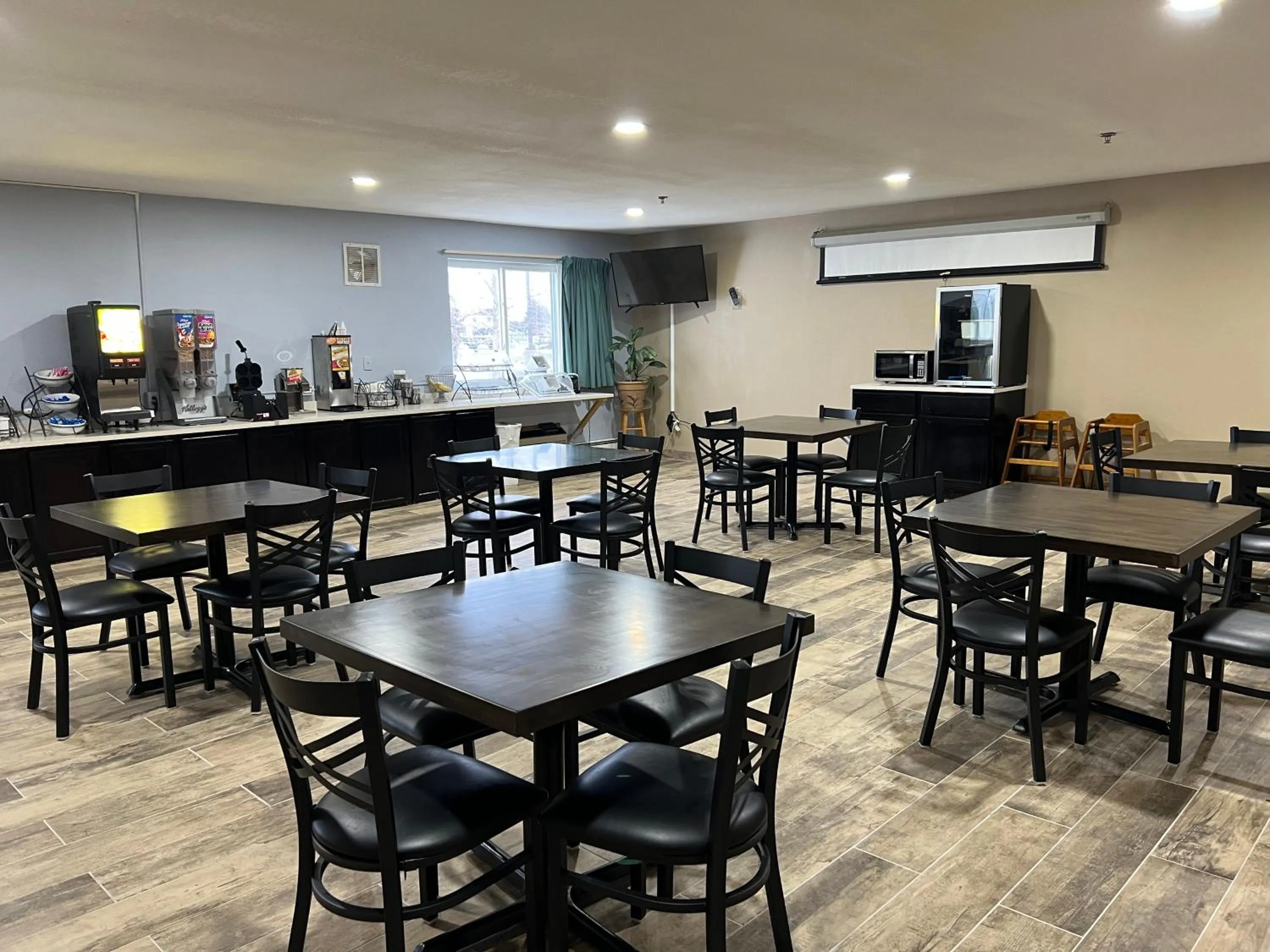 Breakfast in Super 8 by Wyndham Escanaba