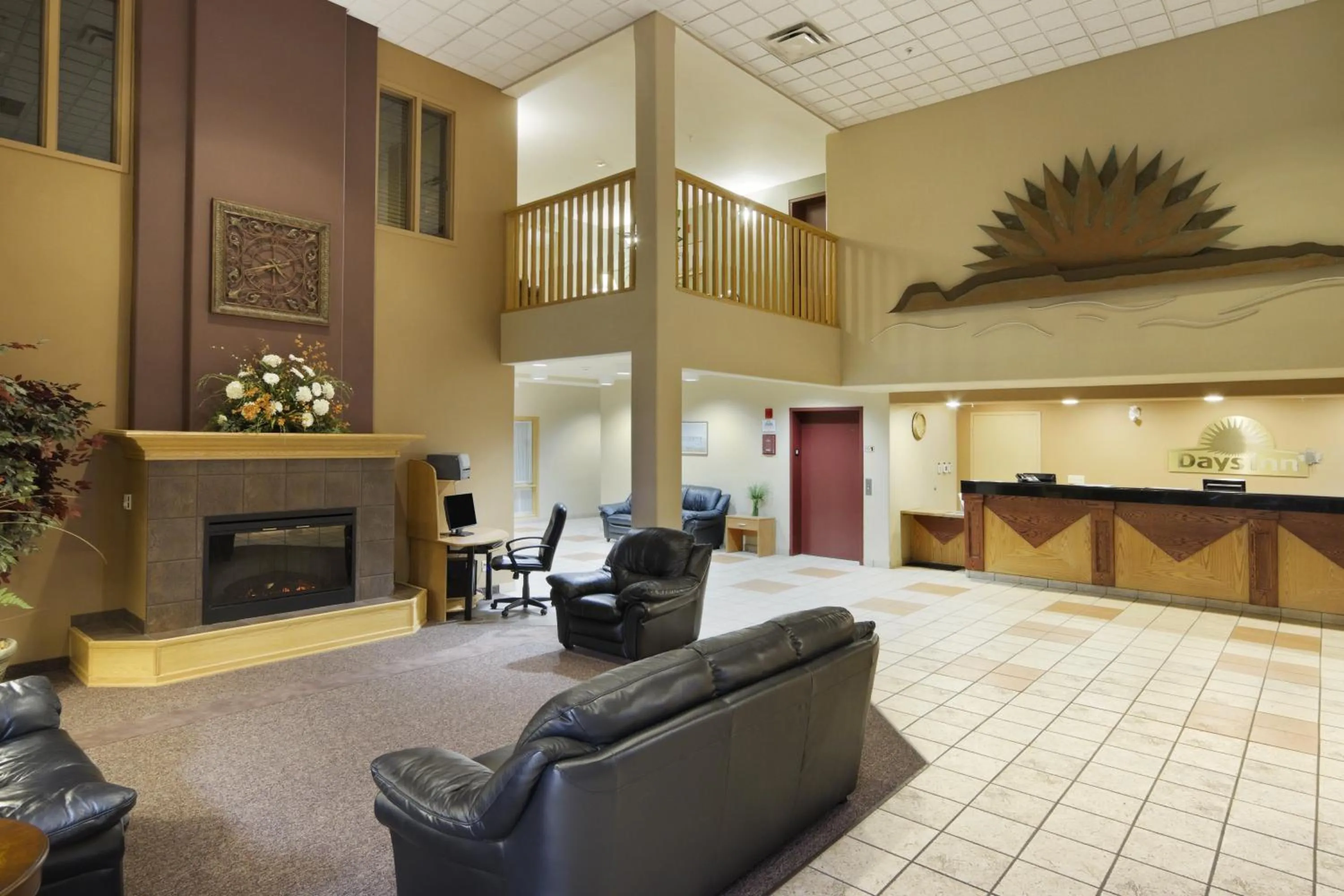 Lobby or reception in Days Inn & Suites by Wyndham Thunder Bay