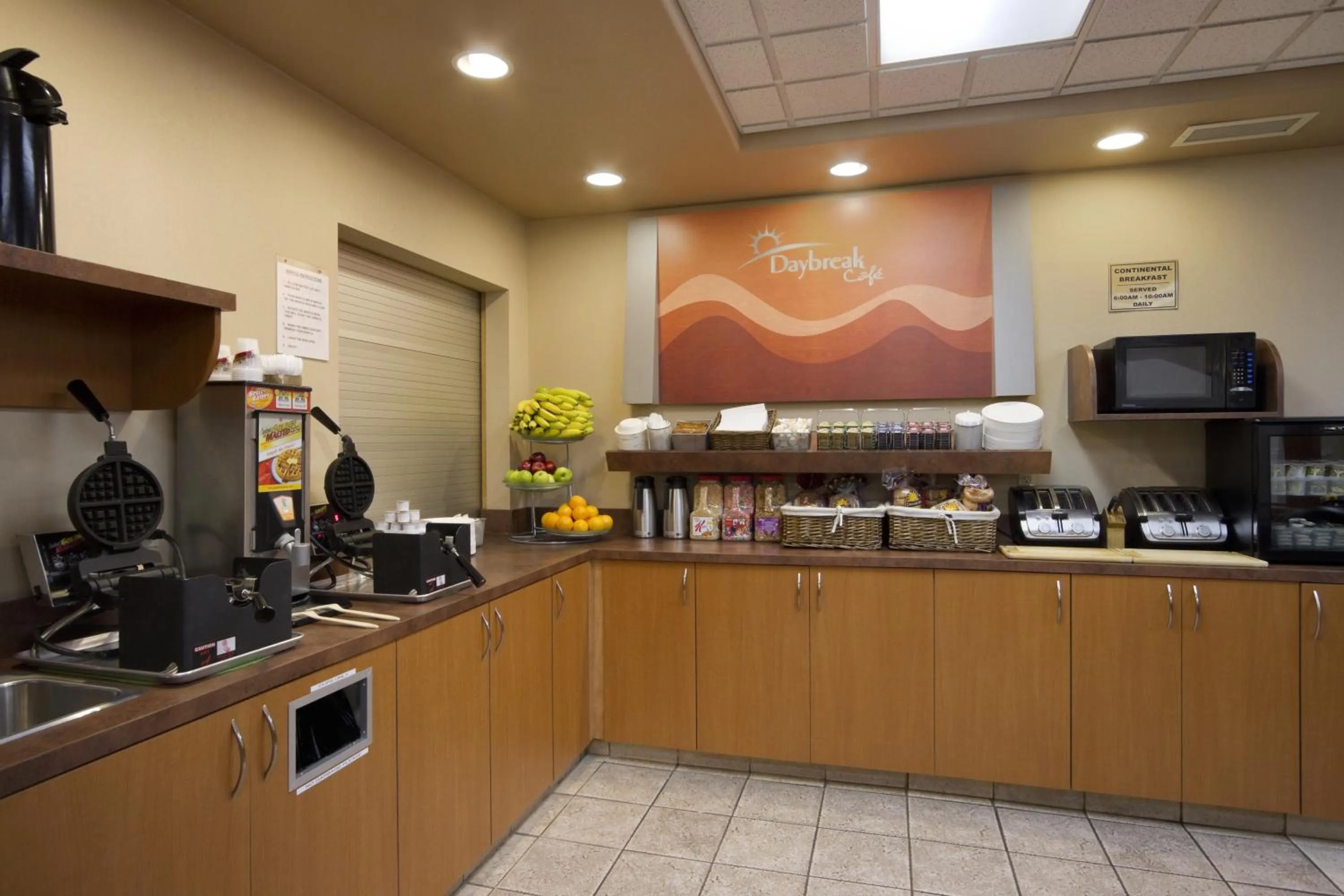 Restaurant/places to eat in Days Inn & Suites by Wyndham Thunder Bay