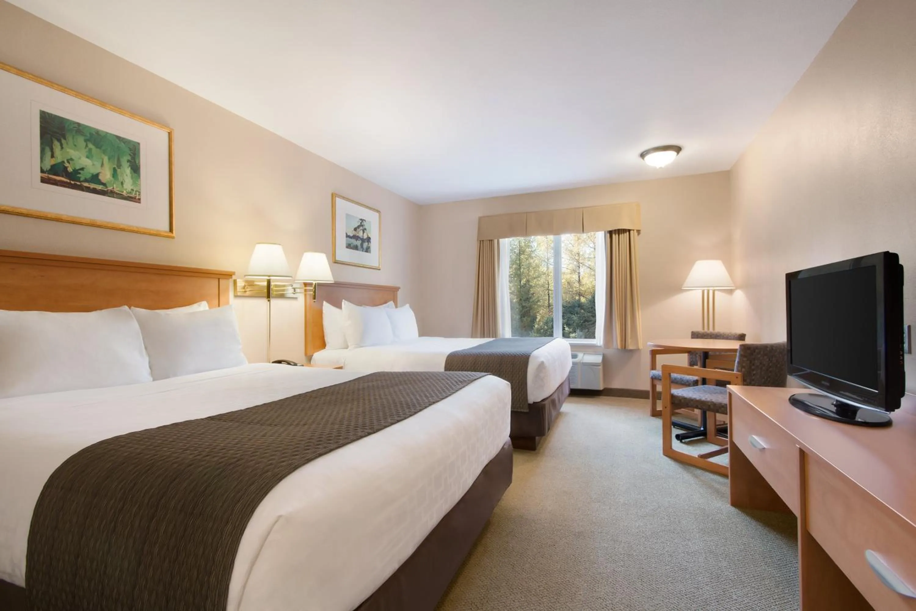 Day, Bed in Days Inn & Suites by Wyndham Thunder Bay