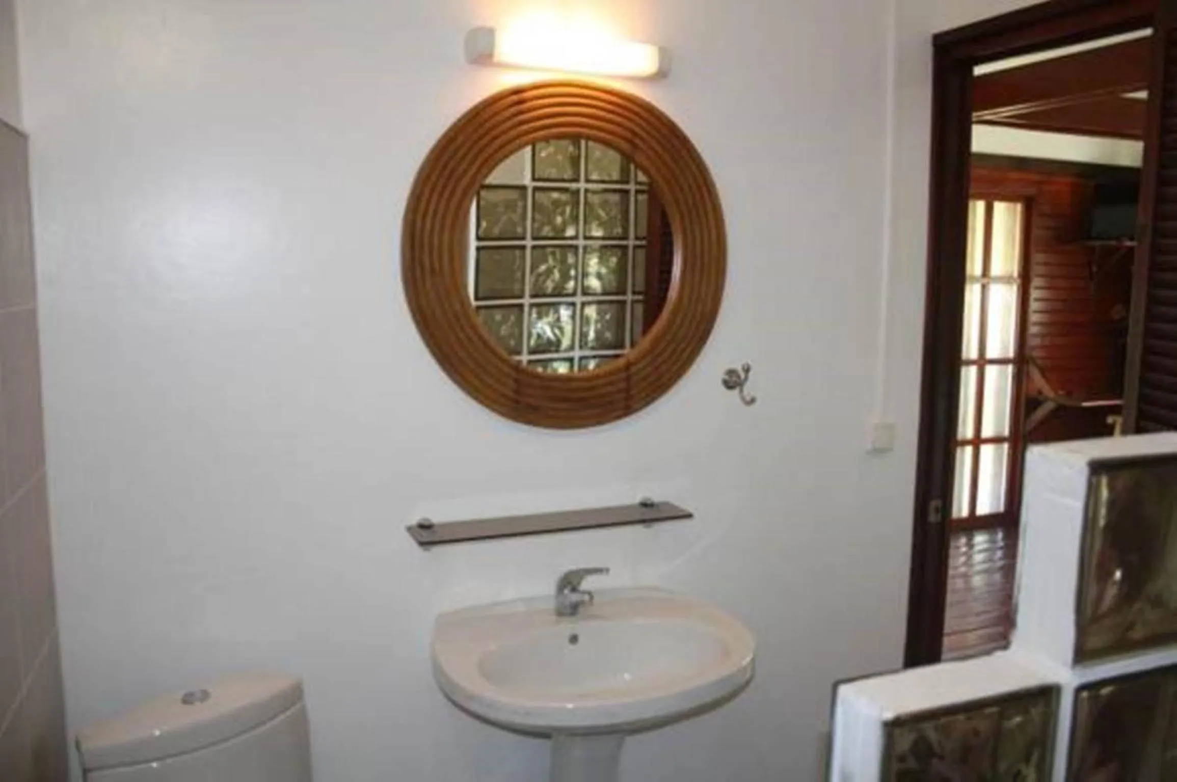 Bathroom in Raiatea Airport Bungalow