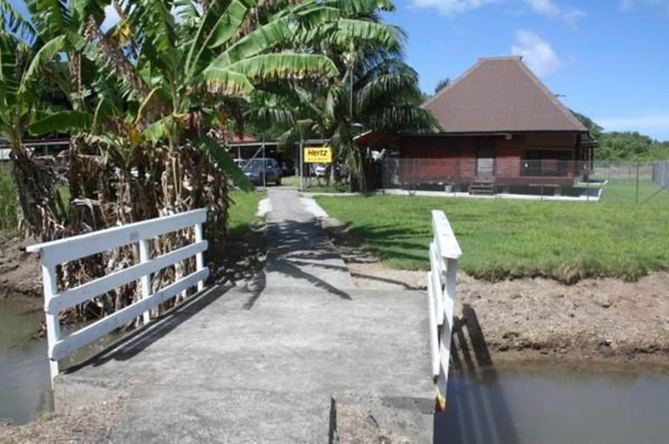 Patio in Raiatea Airport Bungalow