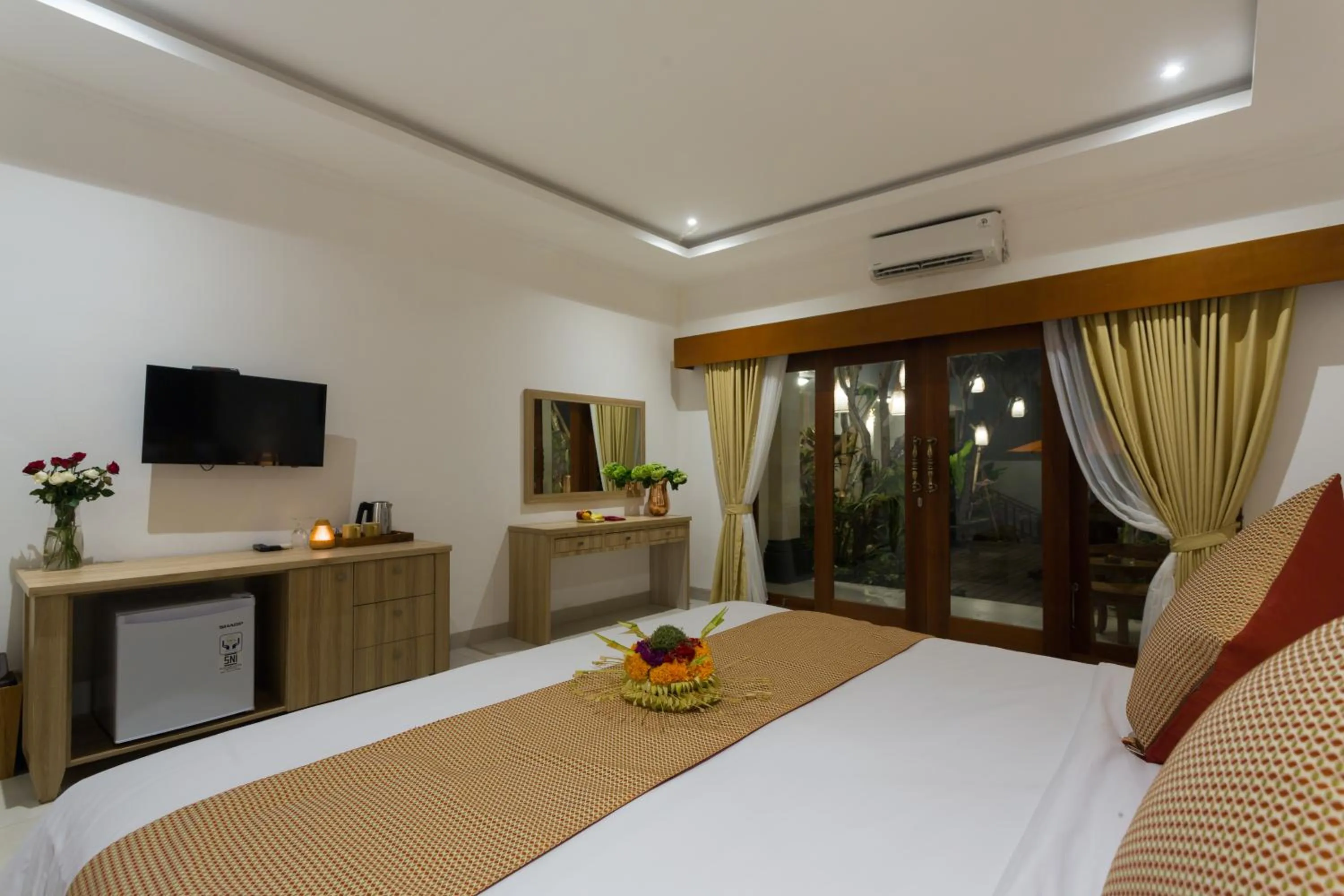 Bed in Puri Payogan Villa