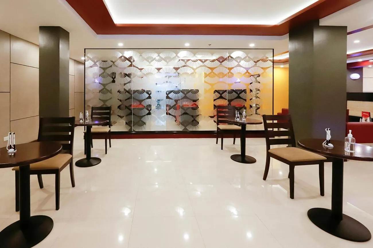 Lobby or reception in Hotel Sogo - Monumento, LRT Station