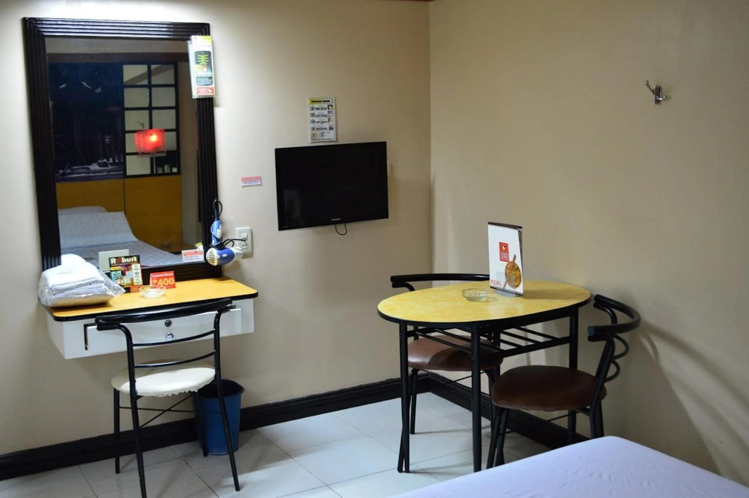 Dining area in Hotel Sogo - Monumento, LRT Station