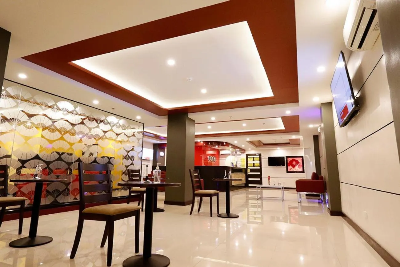 Lobby or reception in Hotel Sogo - Monumento, LRT Station