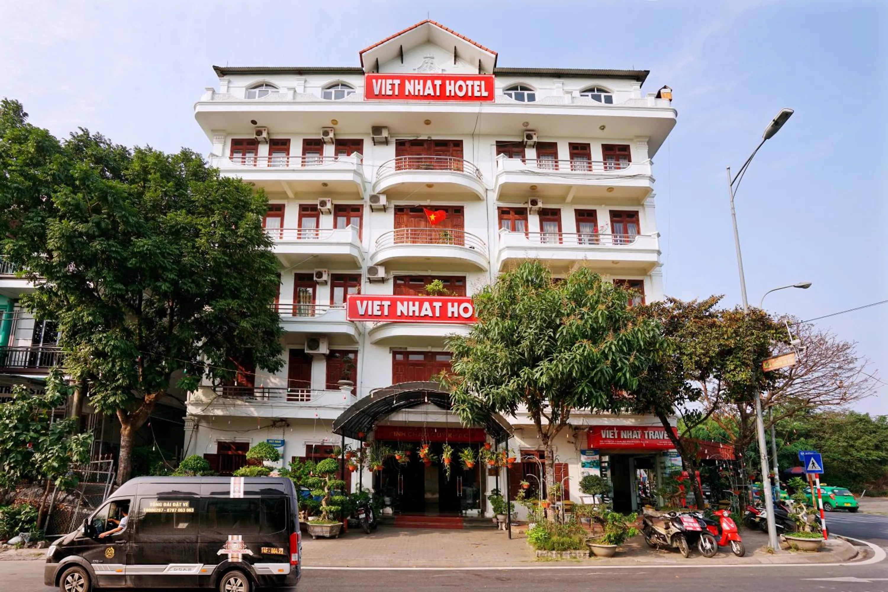 Property building in Viet Nhat Hotel