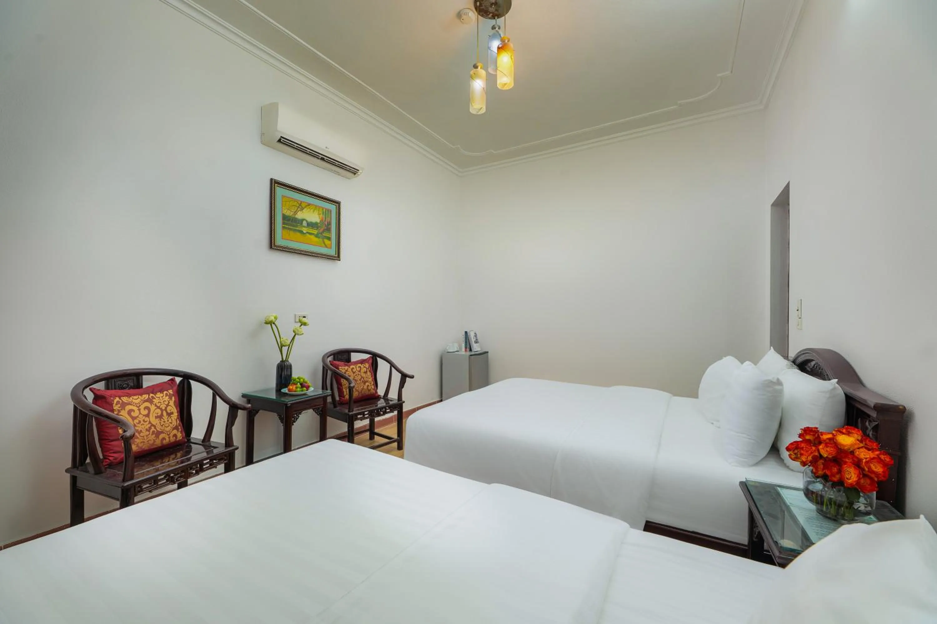 Bedroom, Bed in Viet Nhat Hotel