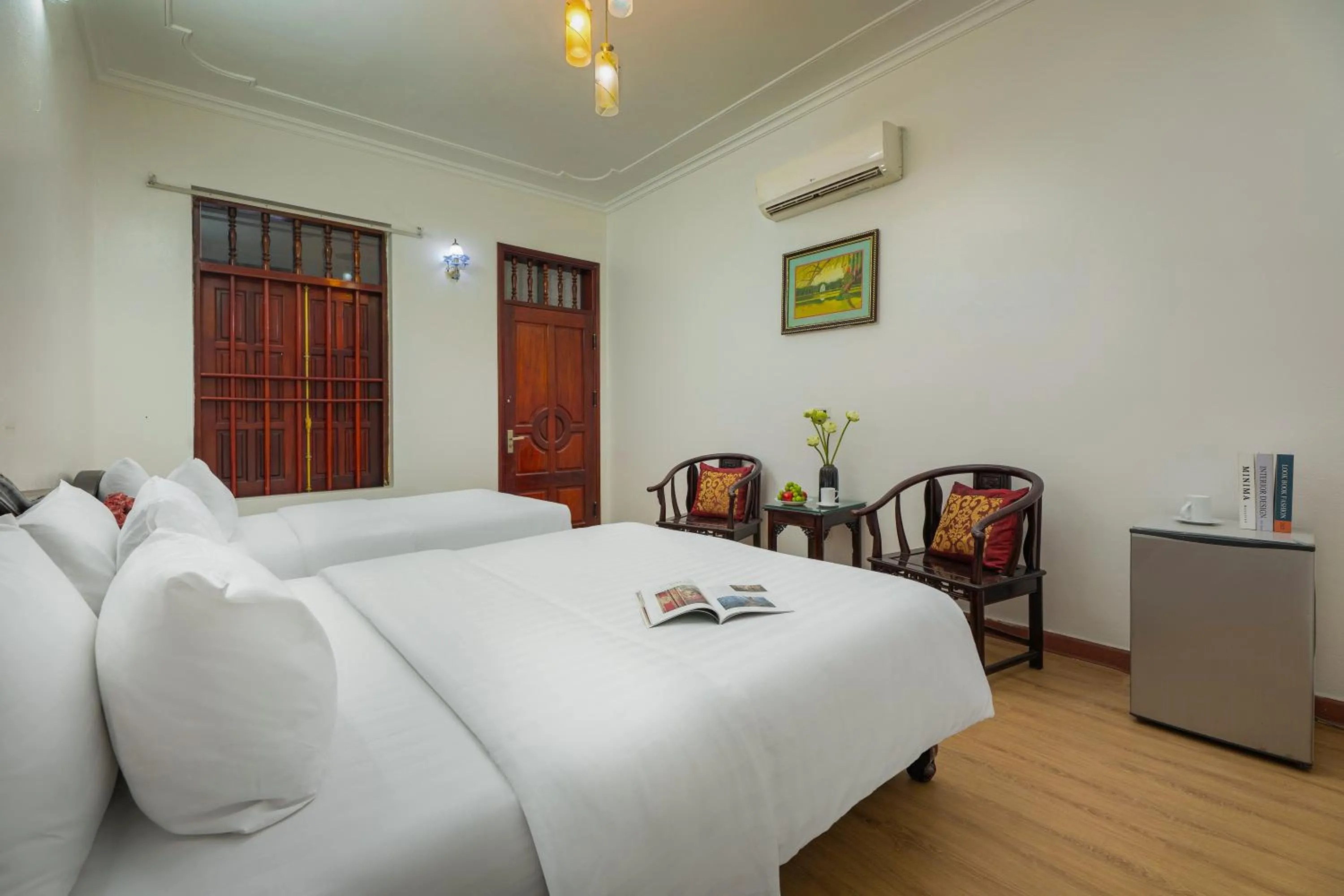 Bedroom, Bed in Viet Nhat Hotel