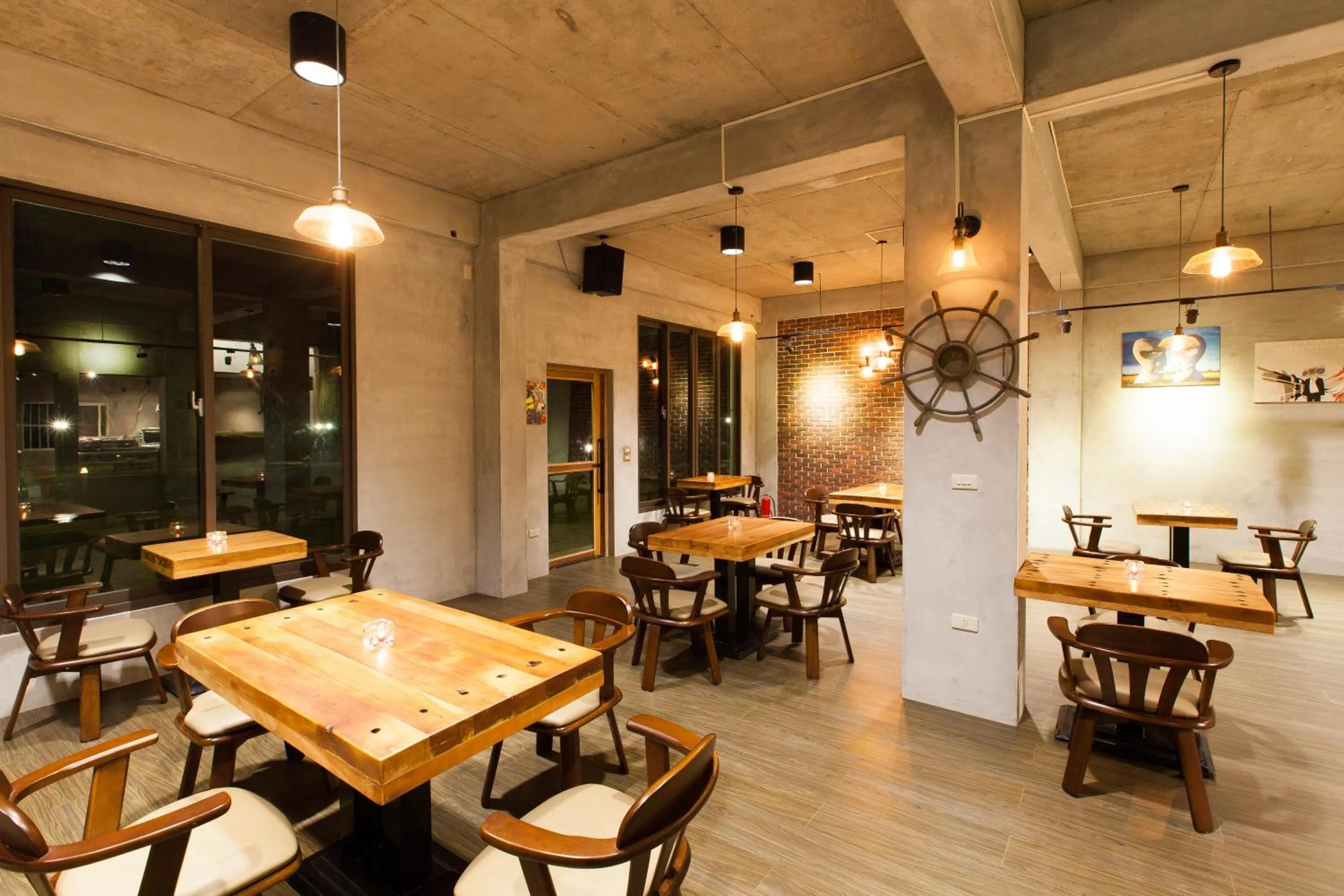 Restaurant/places to eat in Summer Rocker Villa