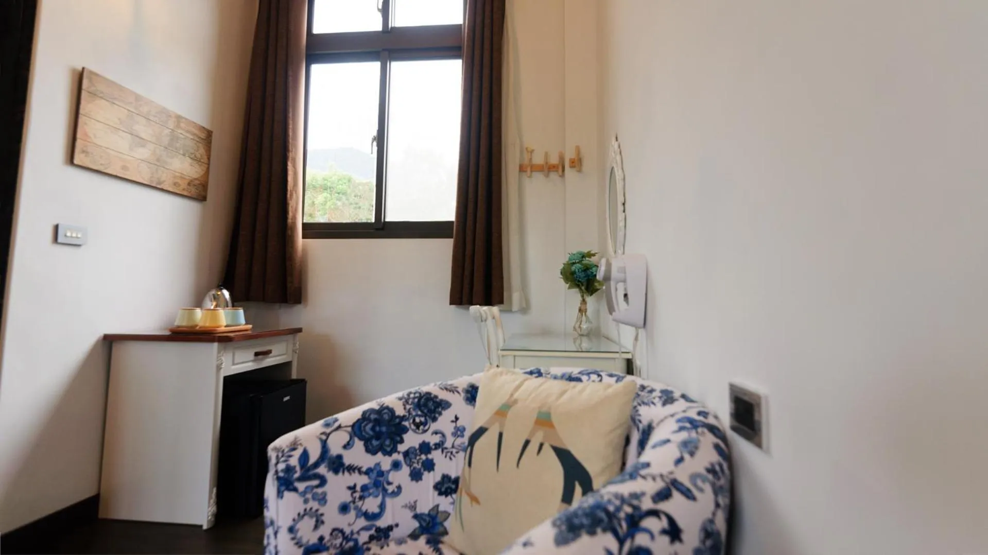 Coffee/tea facilities, Bed in Summer Rocker Villa