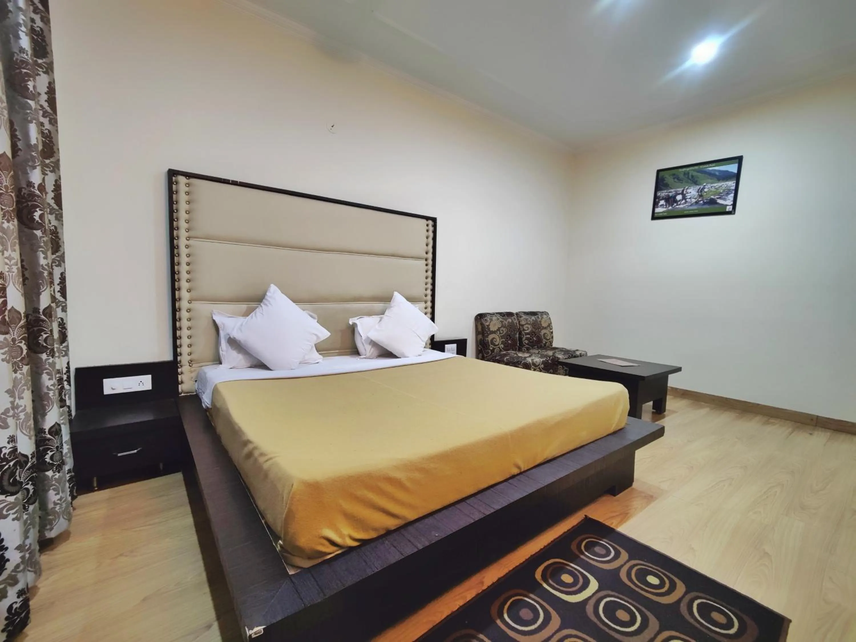 Photo of the whole room, Bed in Gagan Resorts