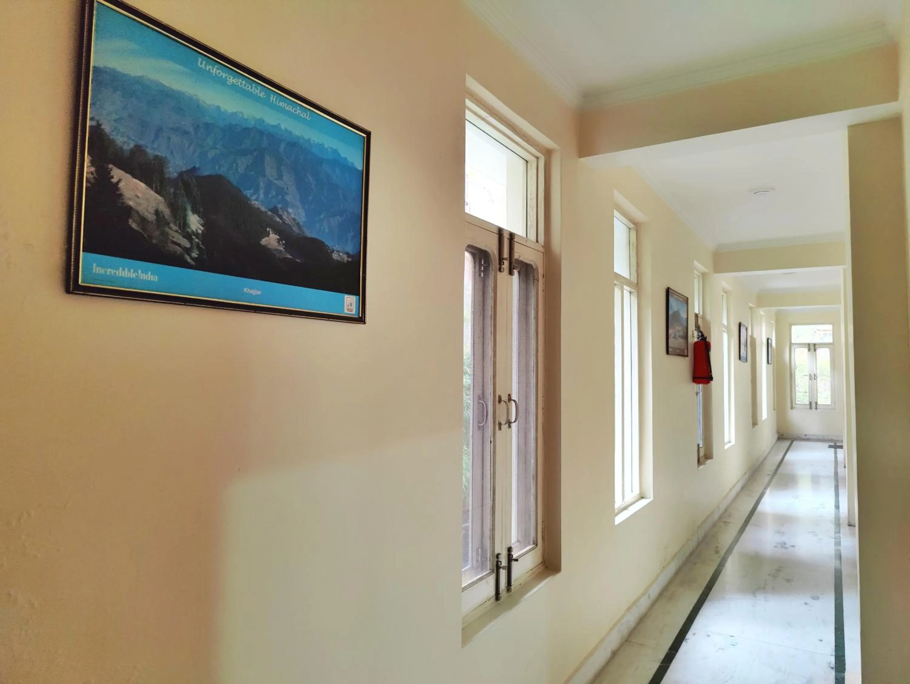 Communal lounge/ TV room in Gagan Resorts