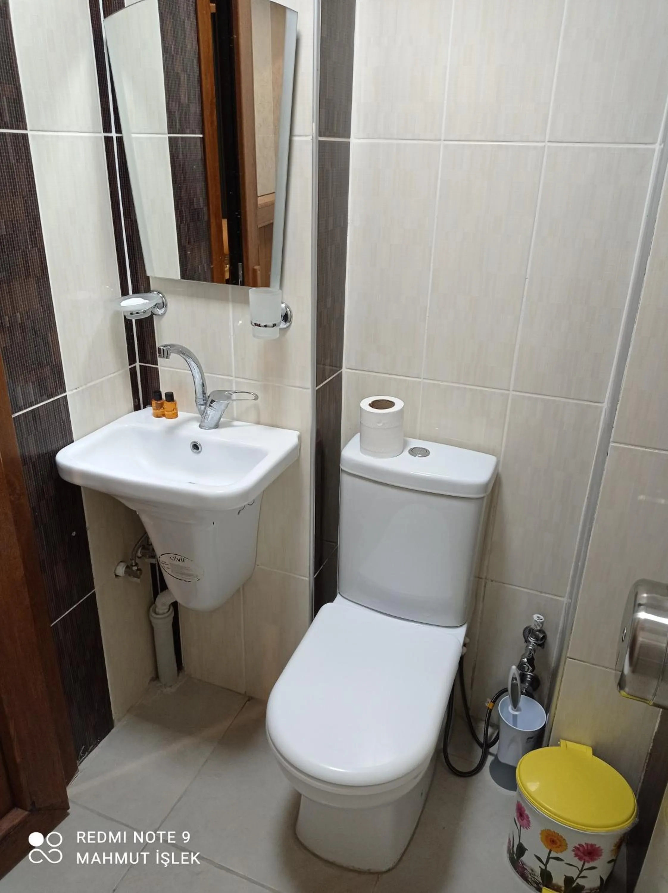 Toilet in Kusva Apart