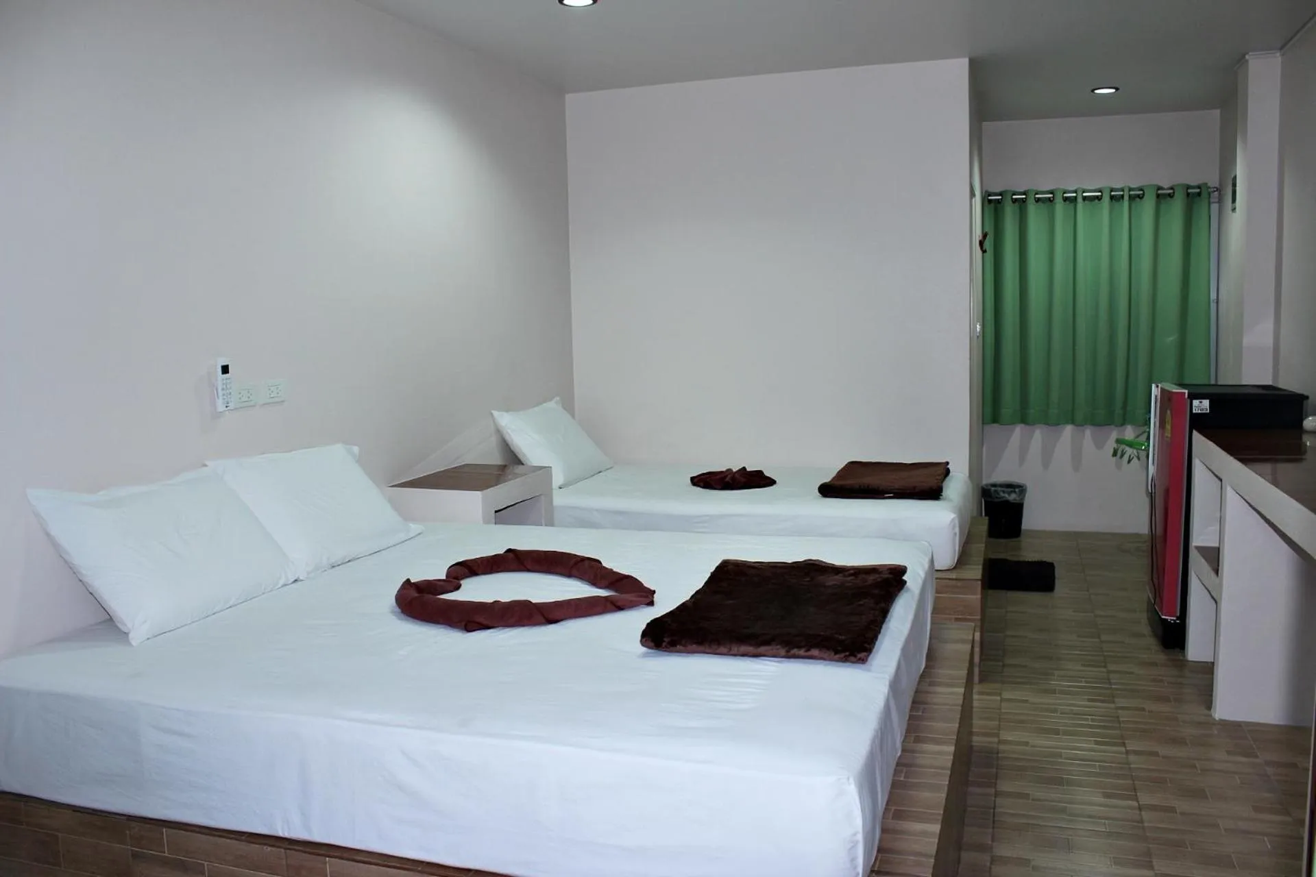 Photo of the whole room, Bed in Sairee Center Guest House