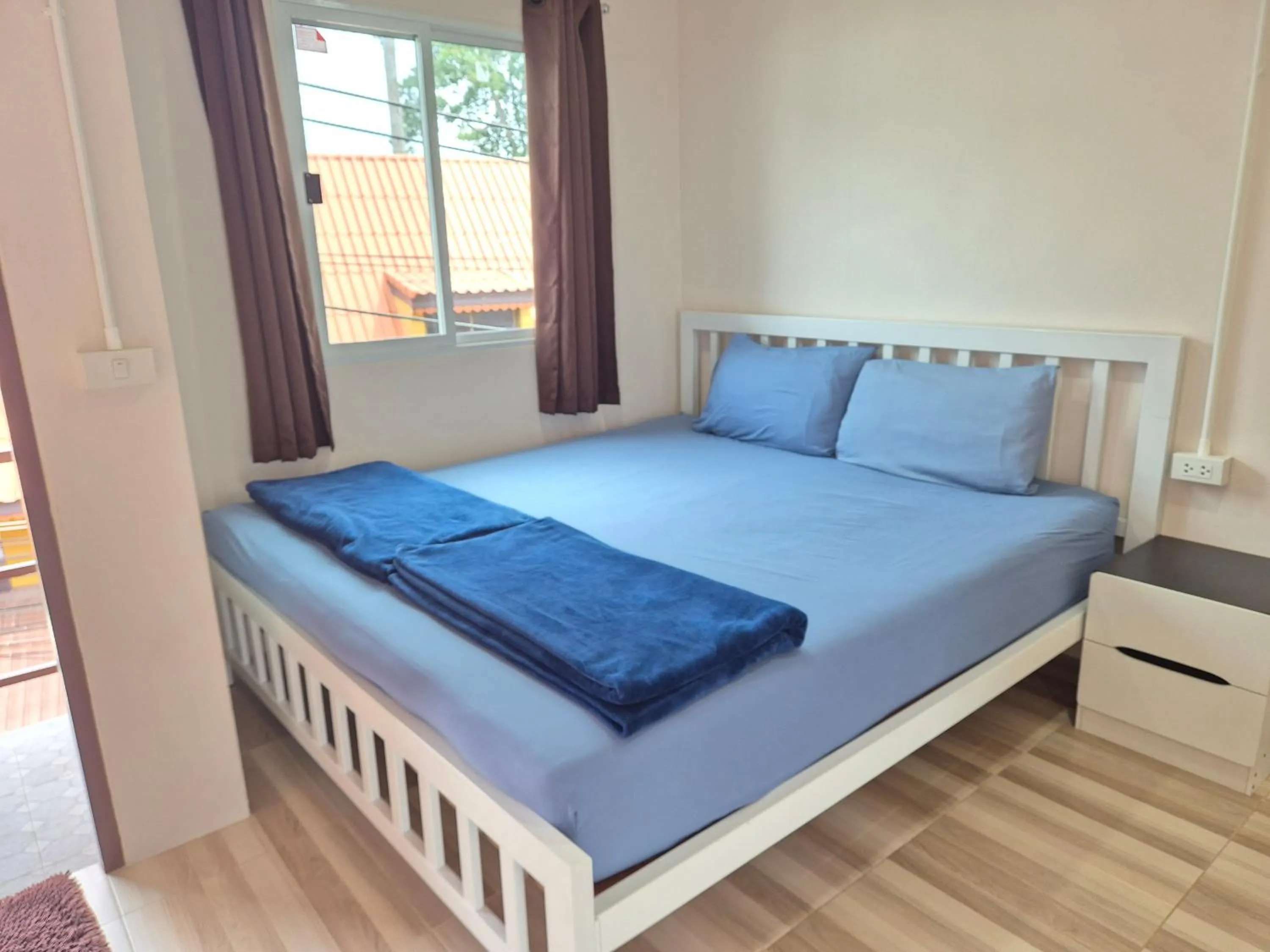 Bedroom, Bed in Sairee Center Guest House