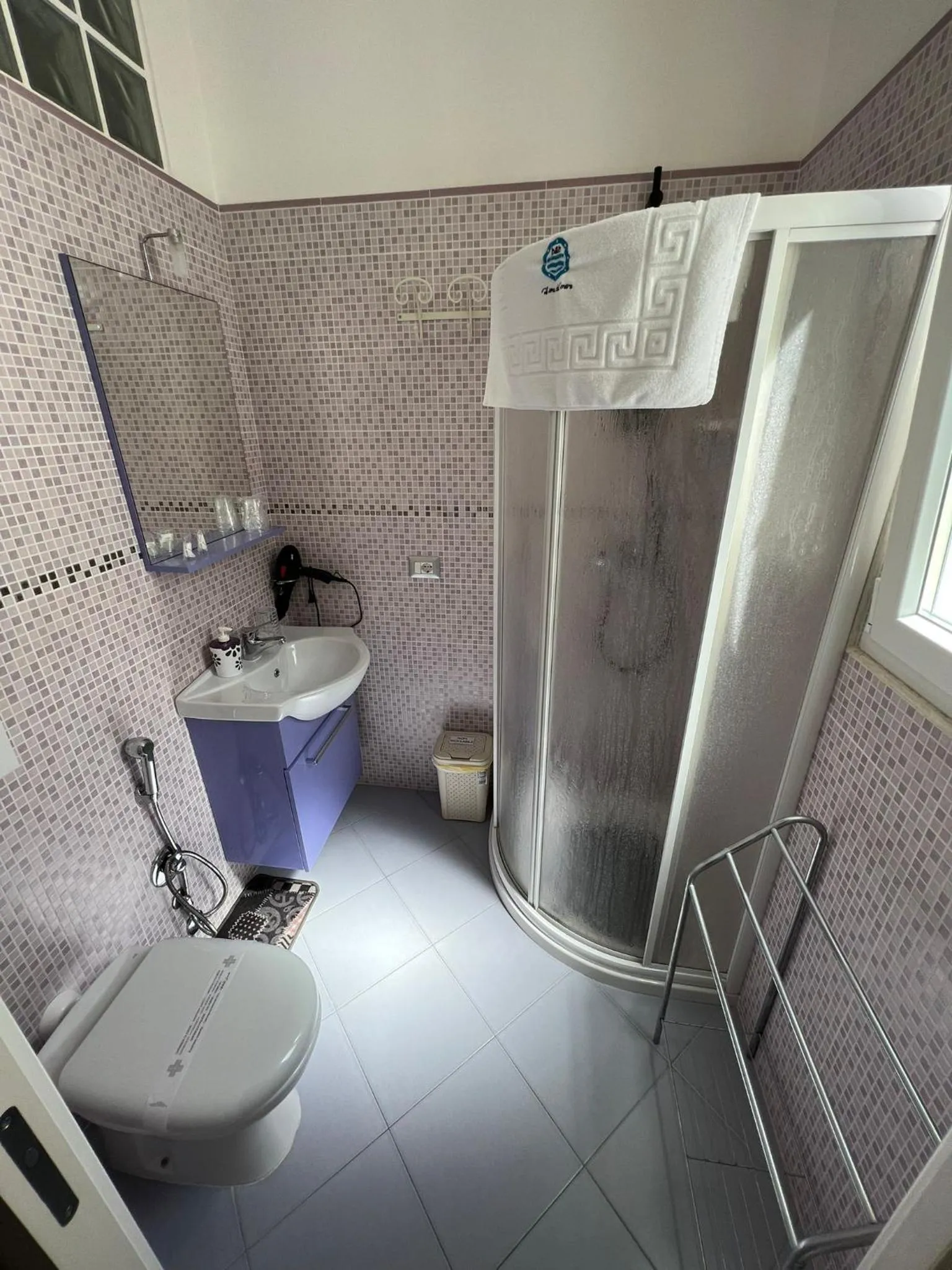 Shower in B&B Le Onde Del Mare