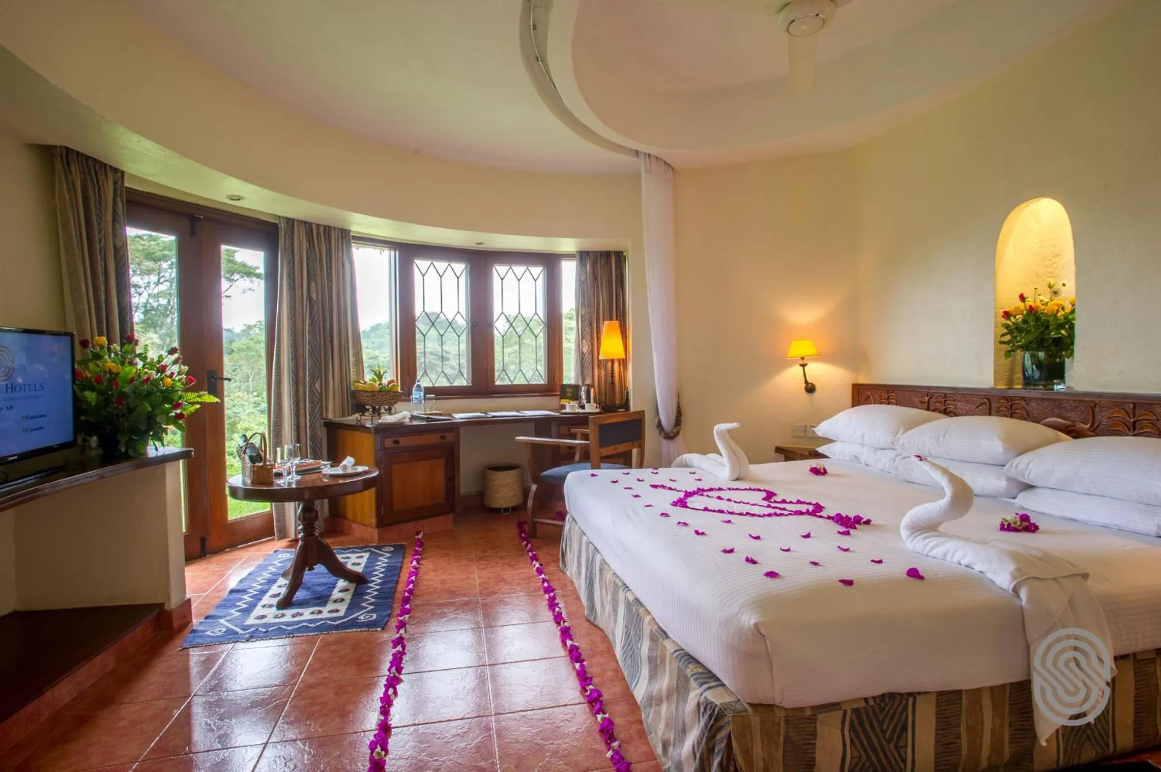 Bedroom, Bed in Arusha Serena Hotel