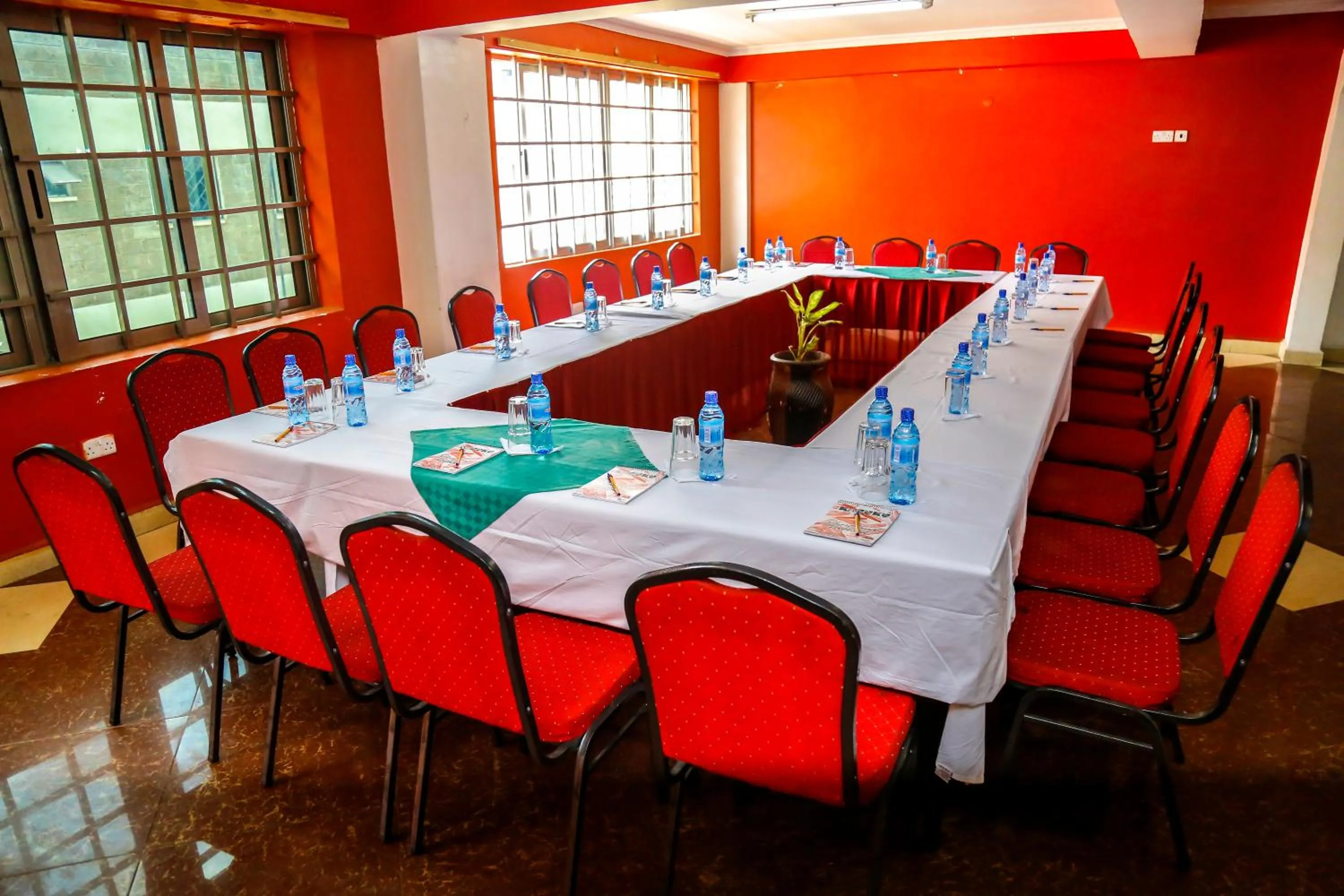 Meeting/conference room in Decasa Hotel