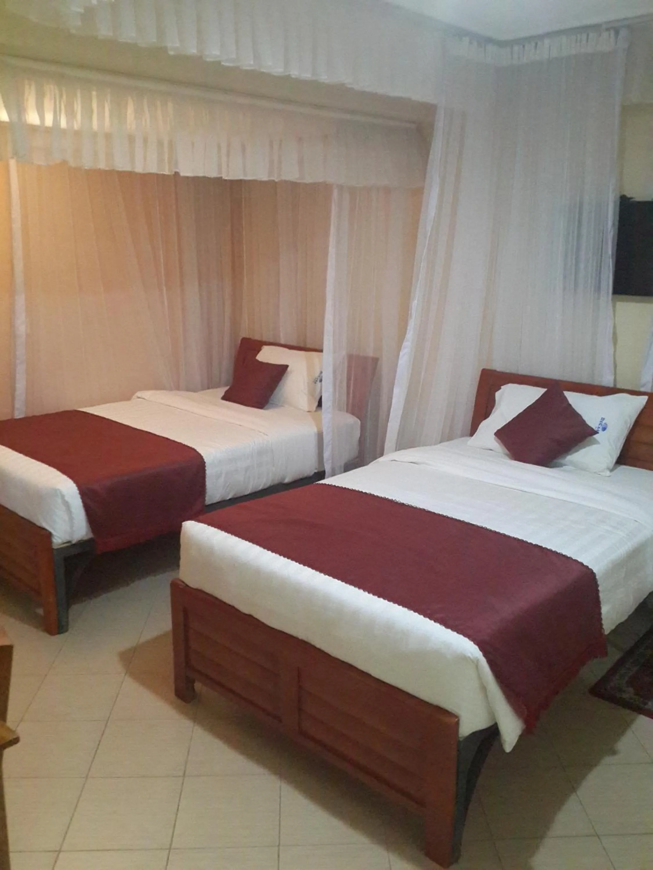 Restaurant/places to eat, Bed in Decasa Hotel