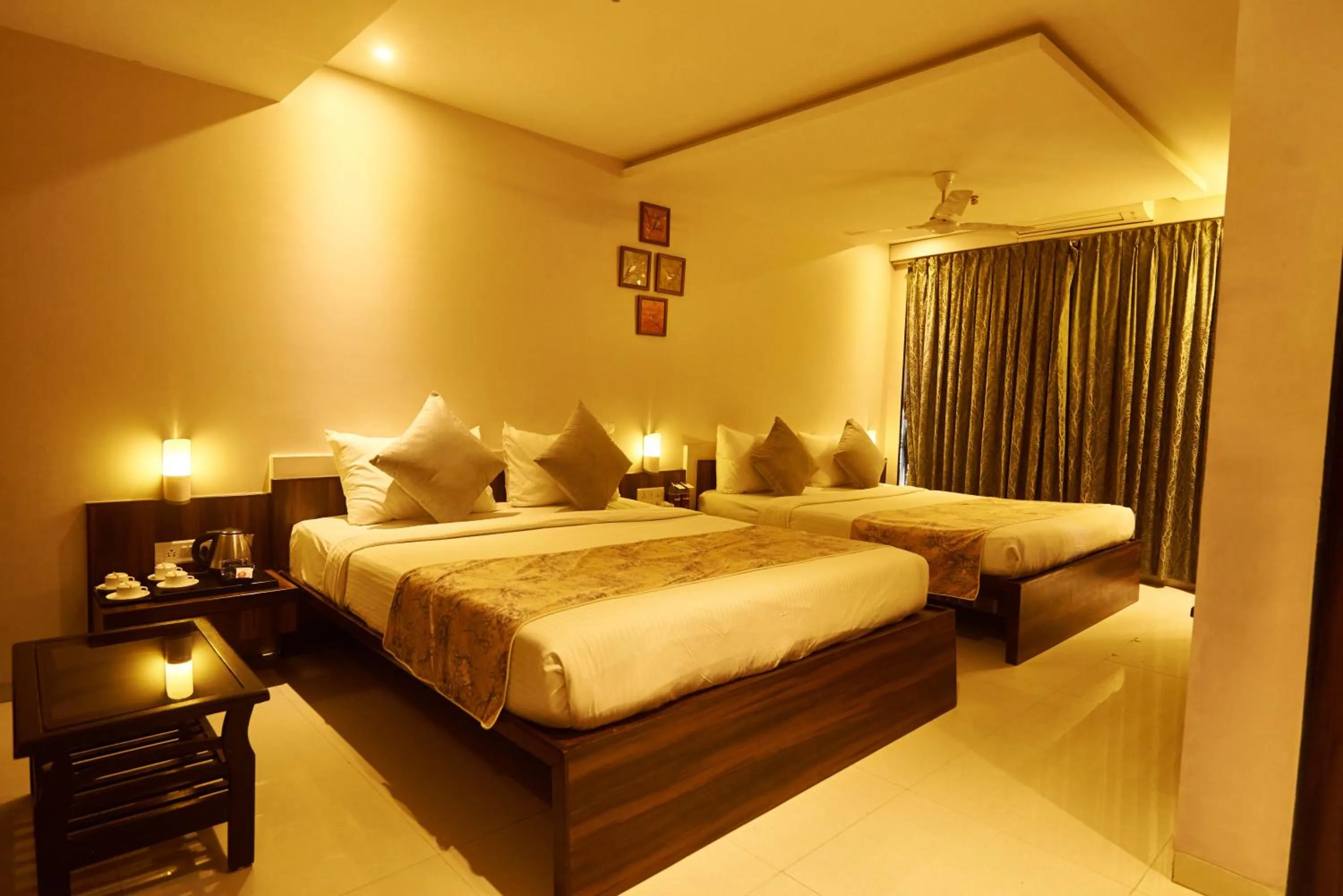 Bed in Hotel G-Square - Shirdi