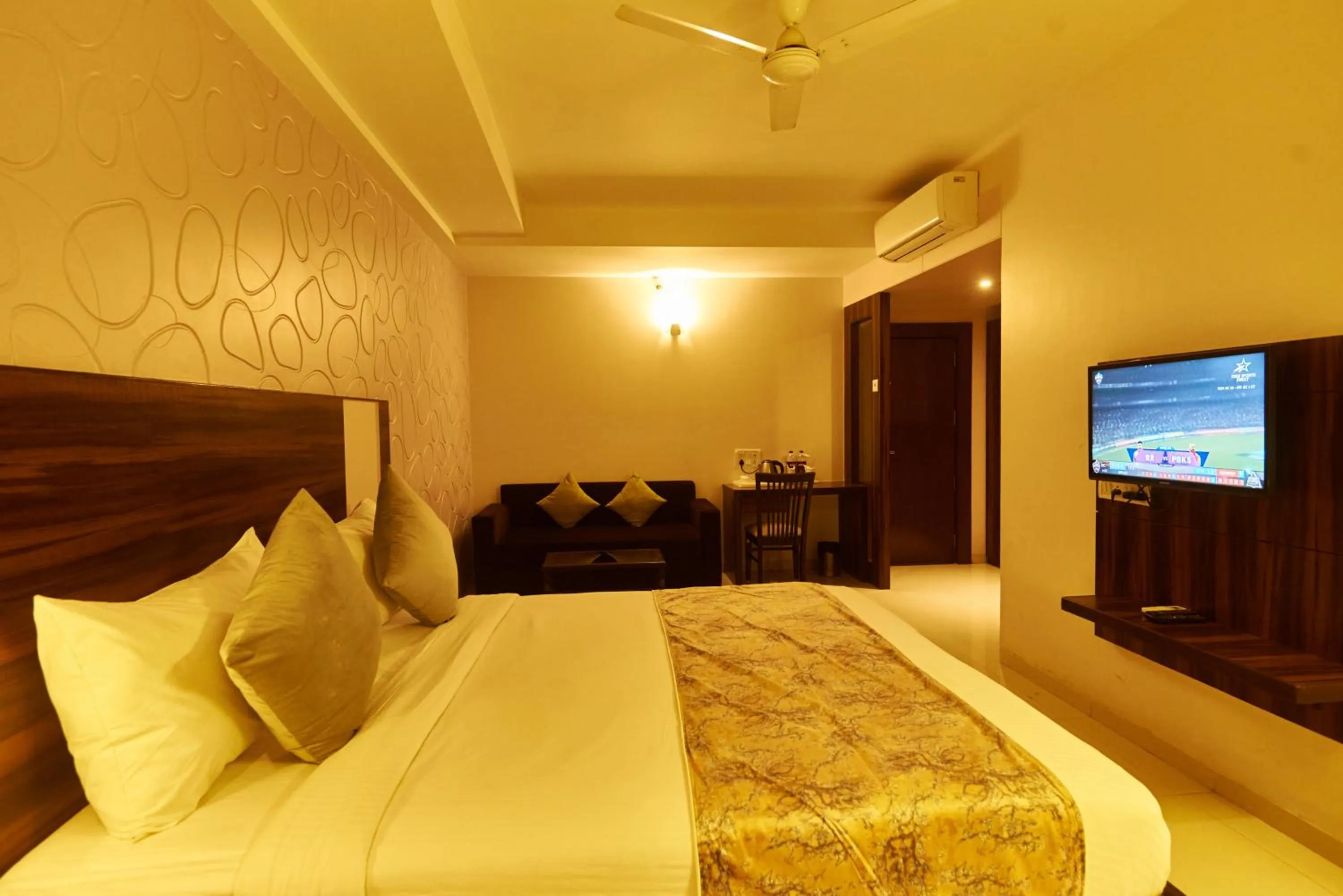 Bed in Hotel G-Square - Shirdi