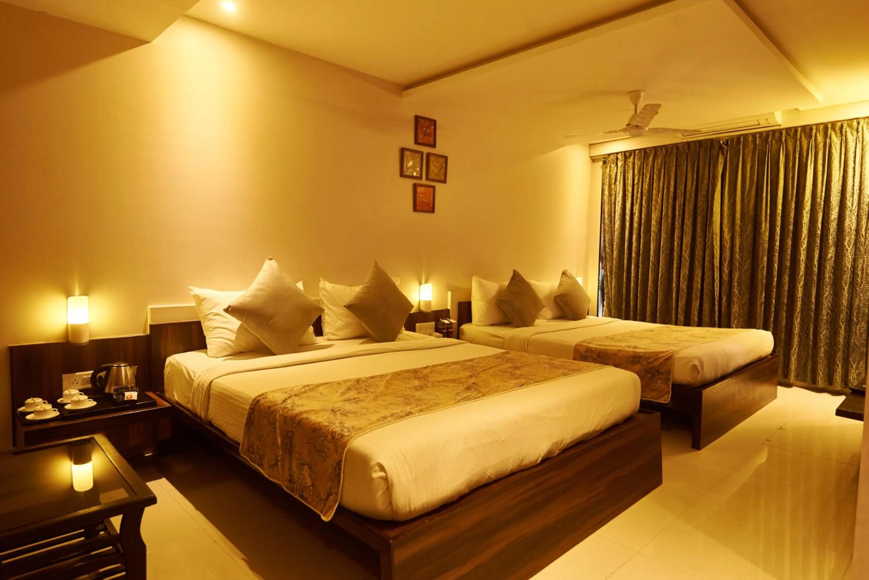 Bed in Hotel G-Square - Shirdi