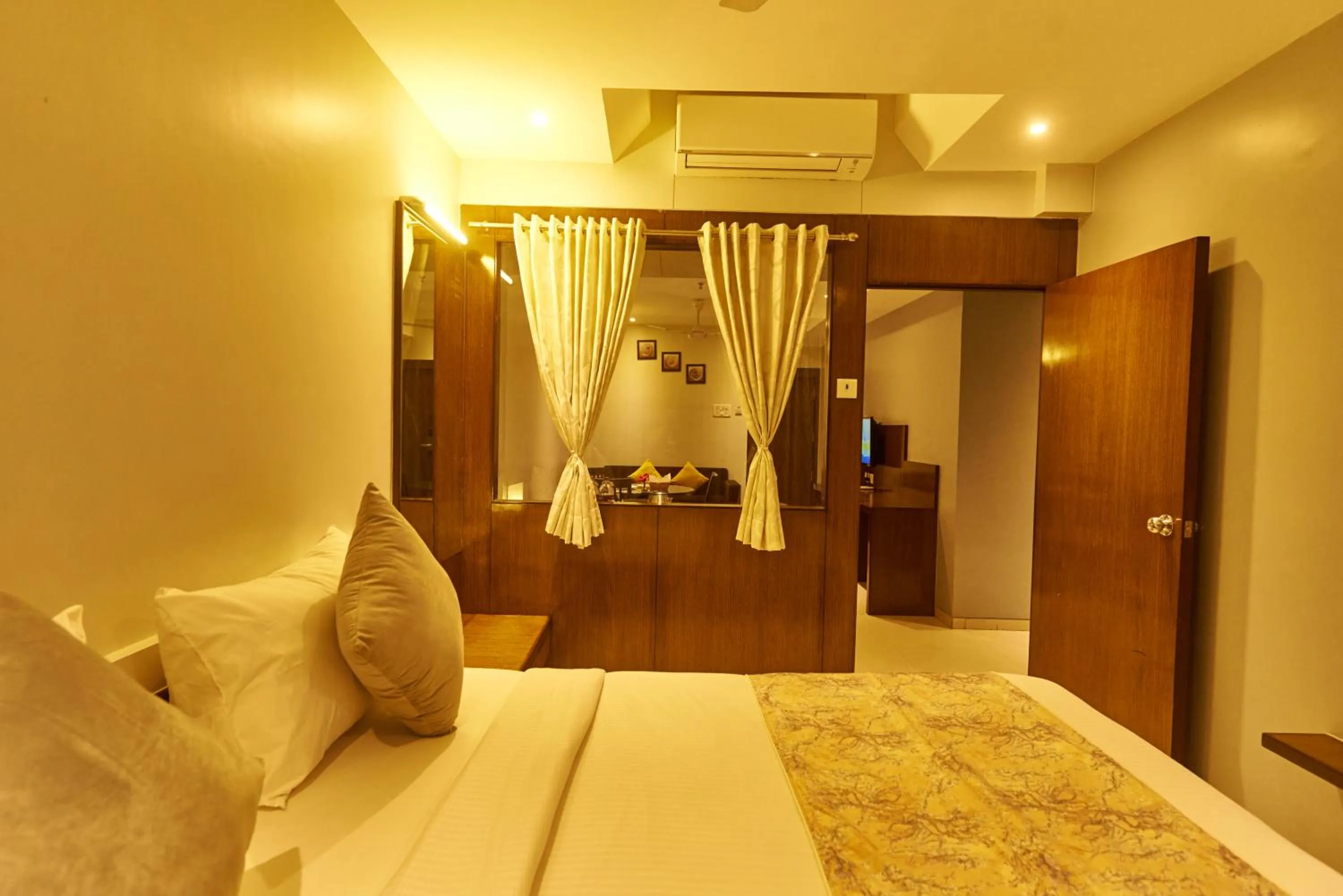 Bed in Hotel G-Square - Shirdi